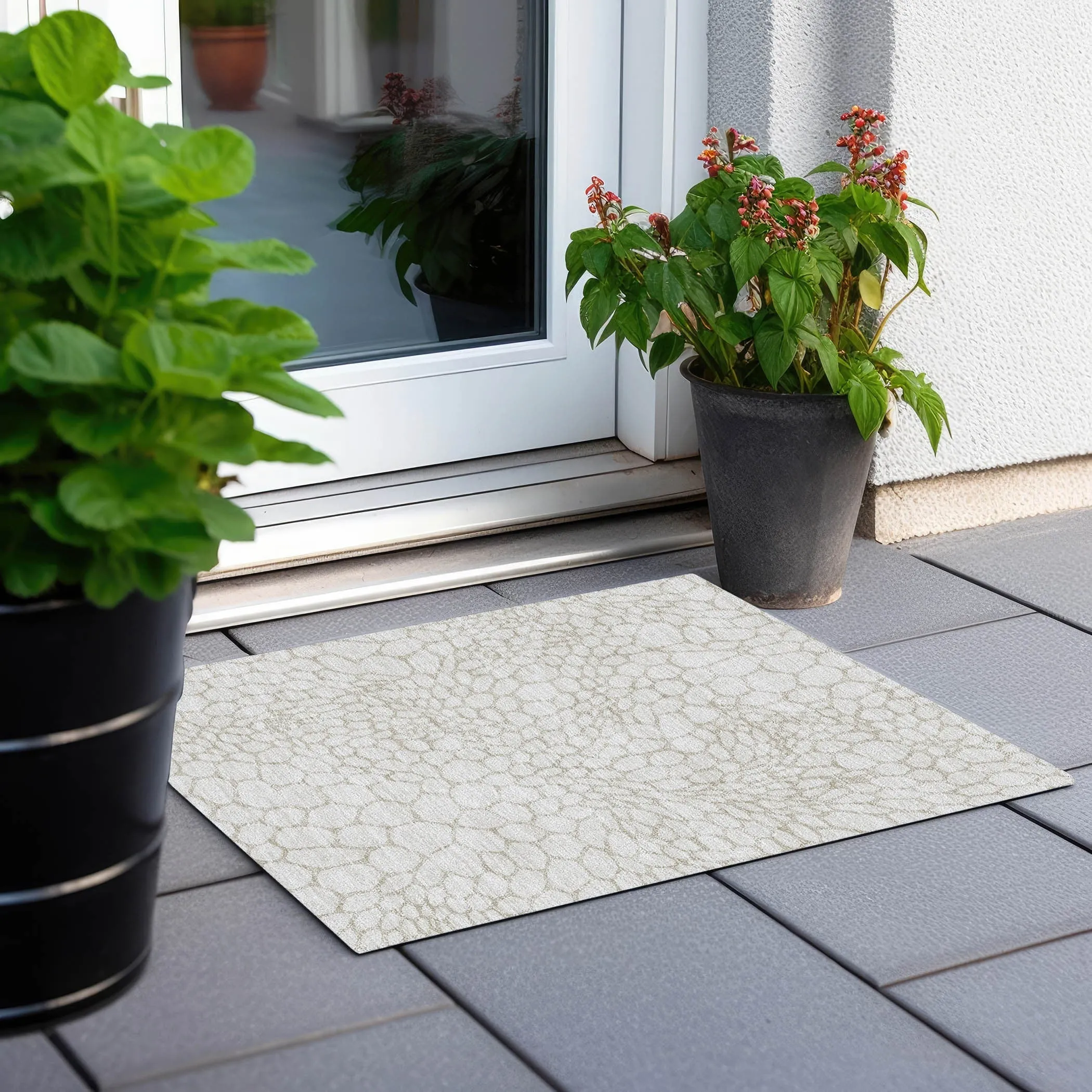 Machine Washable Indoor/ Outdoor Chantille Animal Print Rug