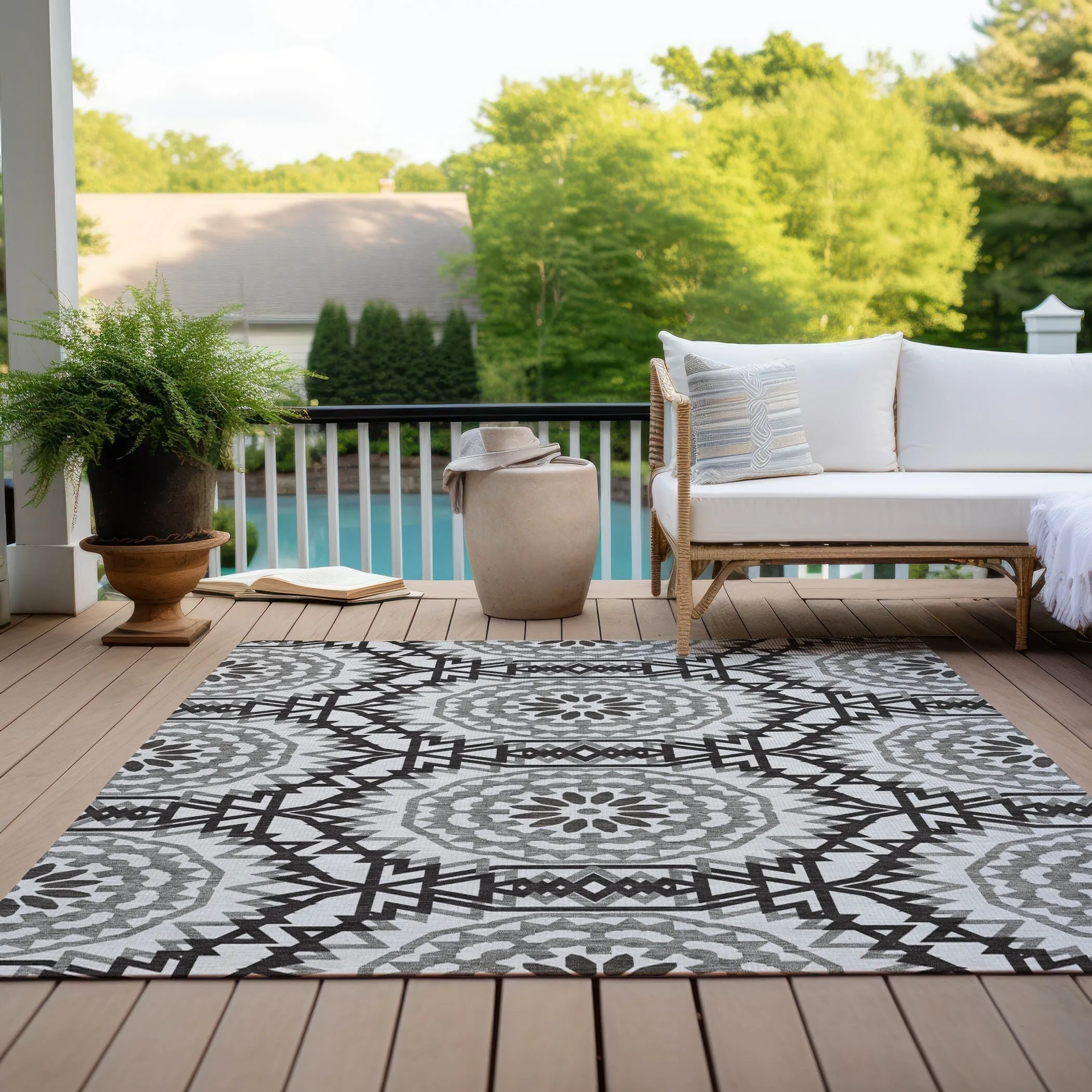 Machine Washable Indoor/ Outdoor Chantille Boho Global Rug
