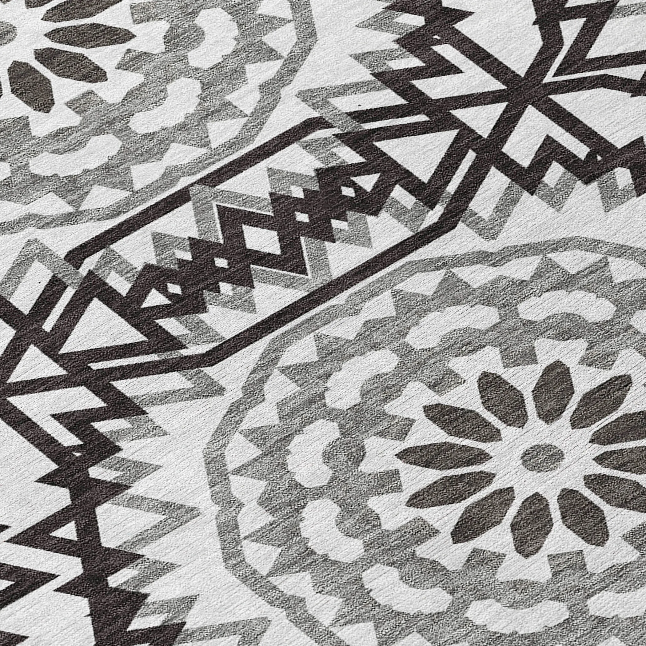 Machine Washable Indoor/ Outdoor Chantille Boho Global Rug