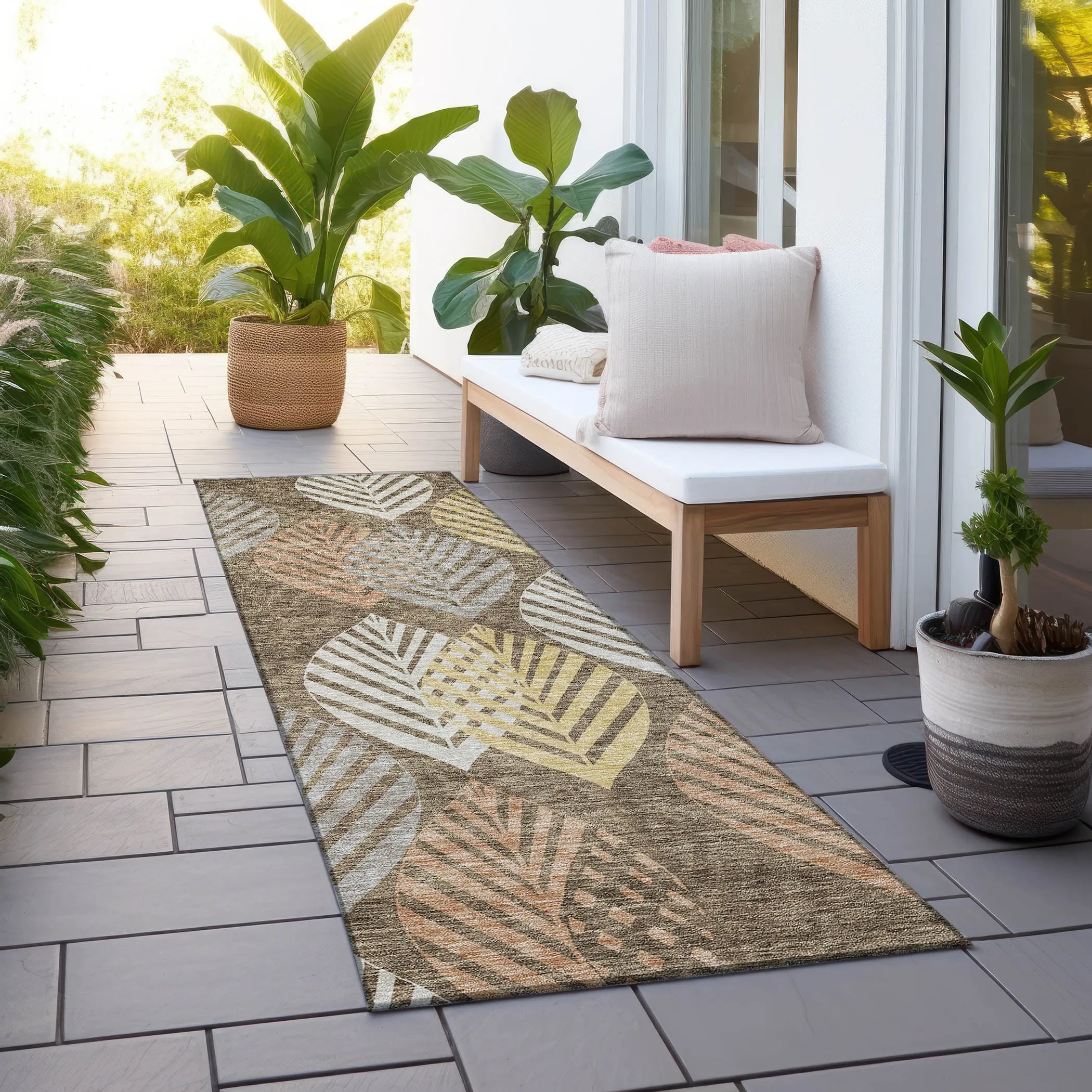 Machine Washable Indoor/ Outdoor Chantille Casual Palm Rug