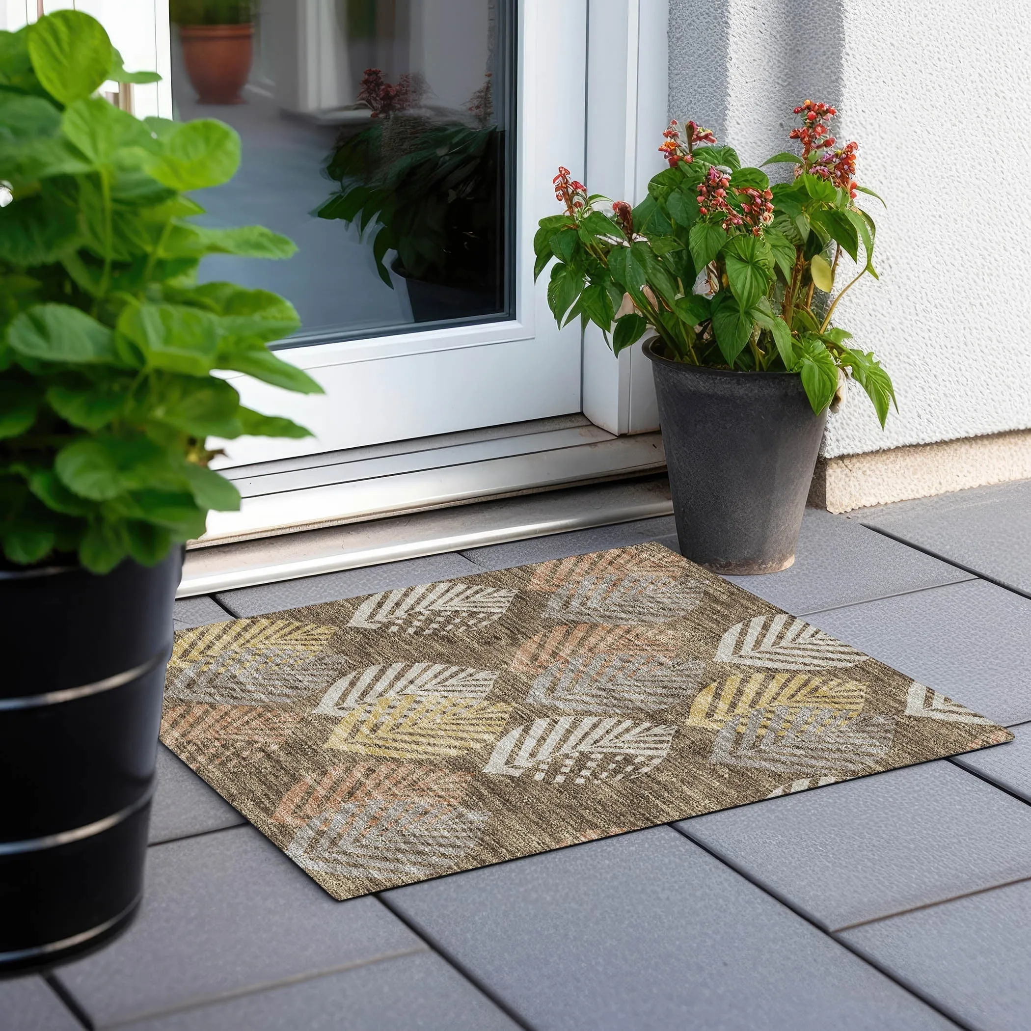 Machine Washable Indoor/ Outdoor Chantille Casual Palm Rug