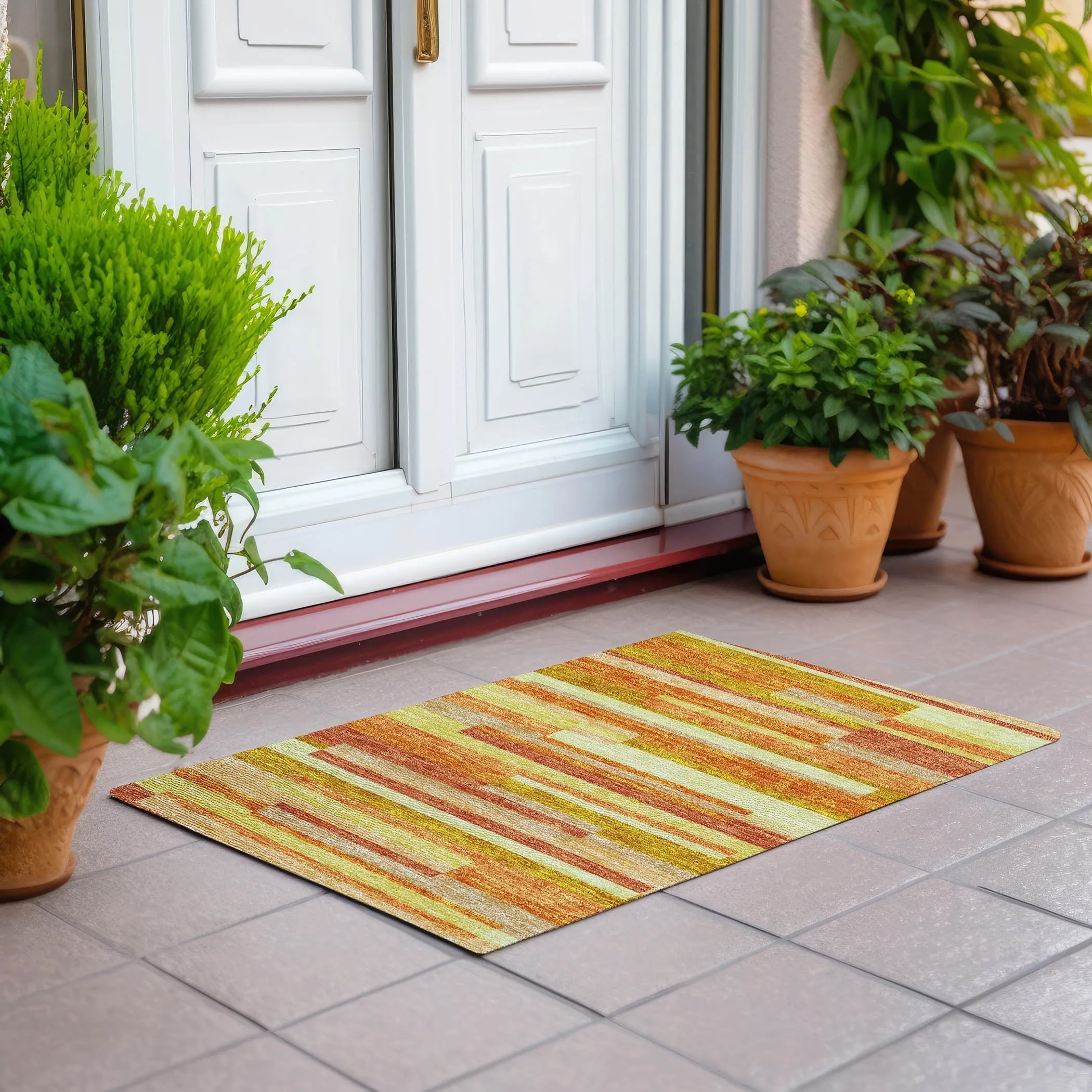 Machine Washable Indoor/ Outdoor Chantille Contempory Stripes Rug
