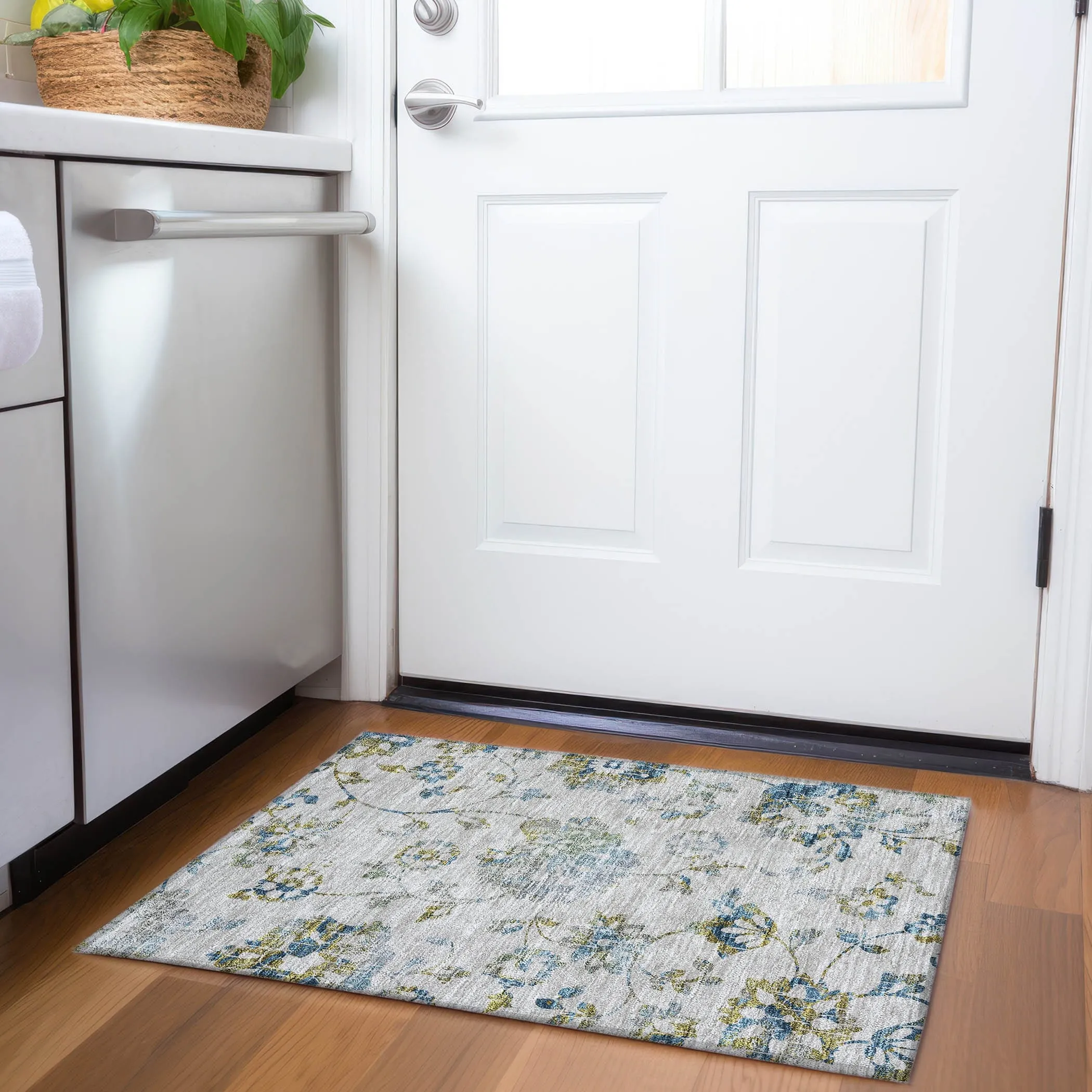 Machine Washable Indoor/ Outdoor Chantille Farmhouse Floral Rug