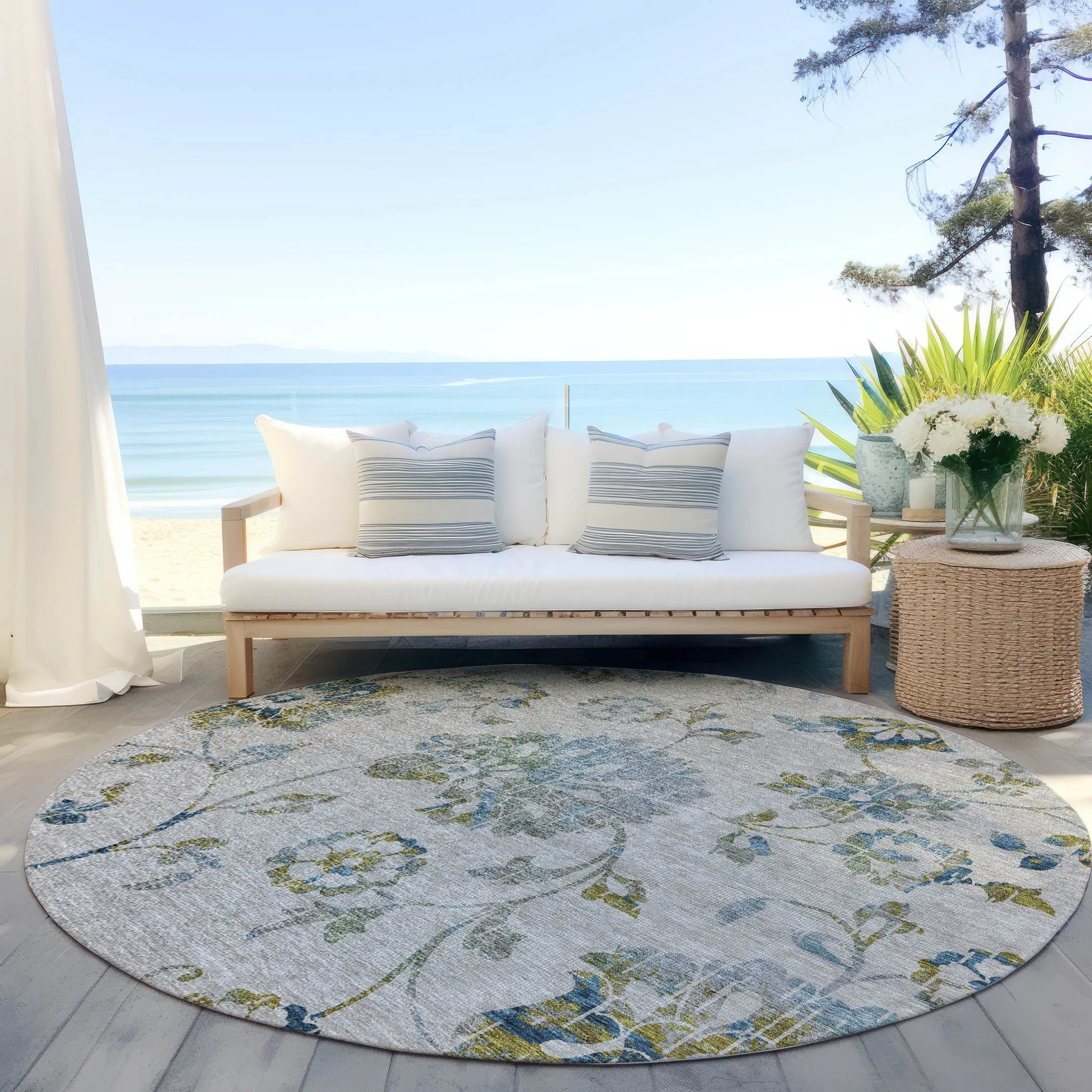 Machine Washable Indoor/ Outdoor Chantille Farmhouse Floral Rug