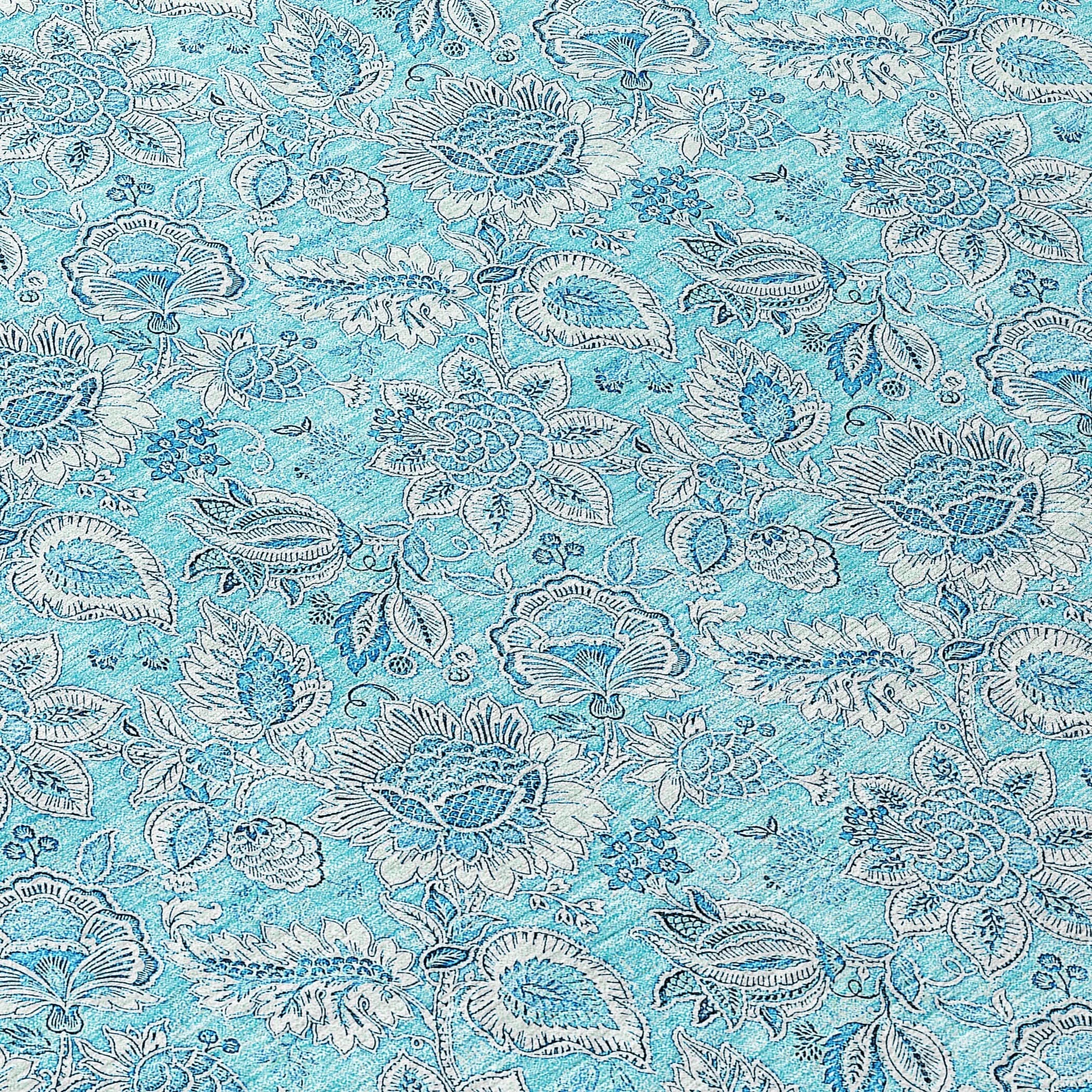 Machine Washable Indoor/ Outdoor Chantille Floral Farmhouse Rug