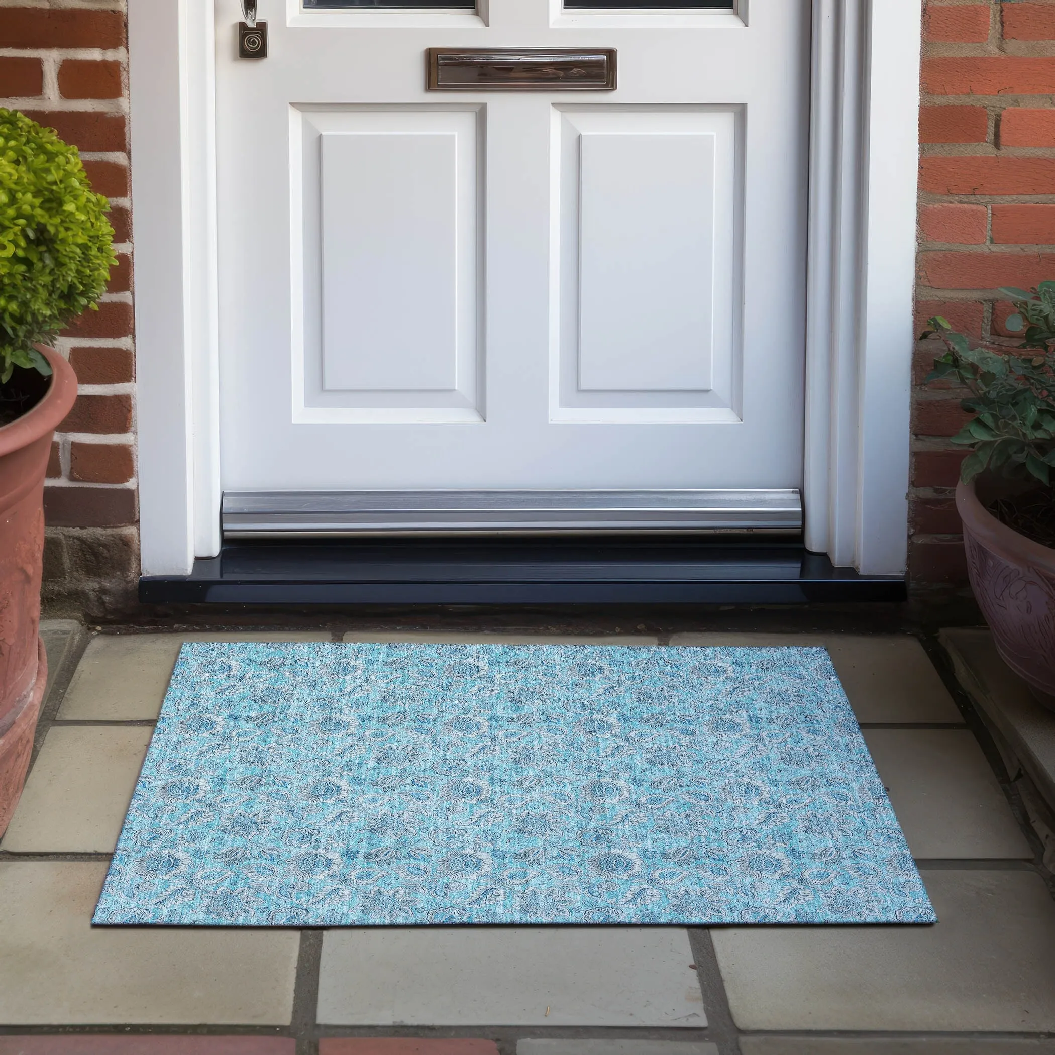 Machine Washable Indoor/ Outdoor Chantille Floral Farmhouse Rug