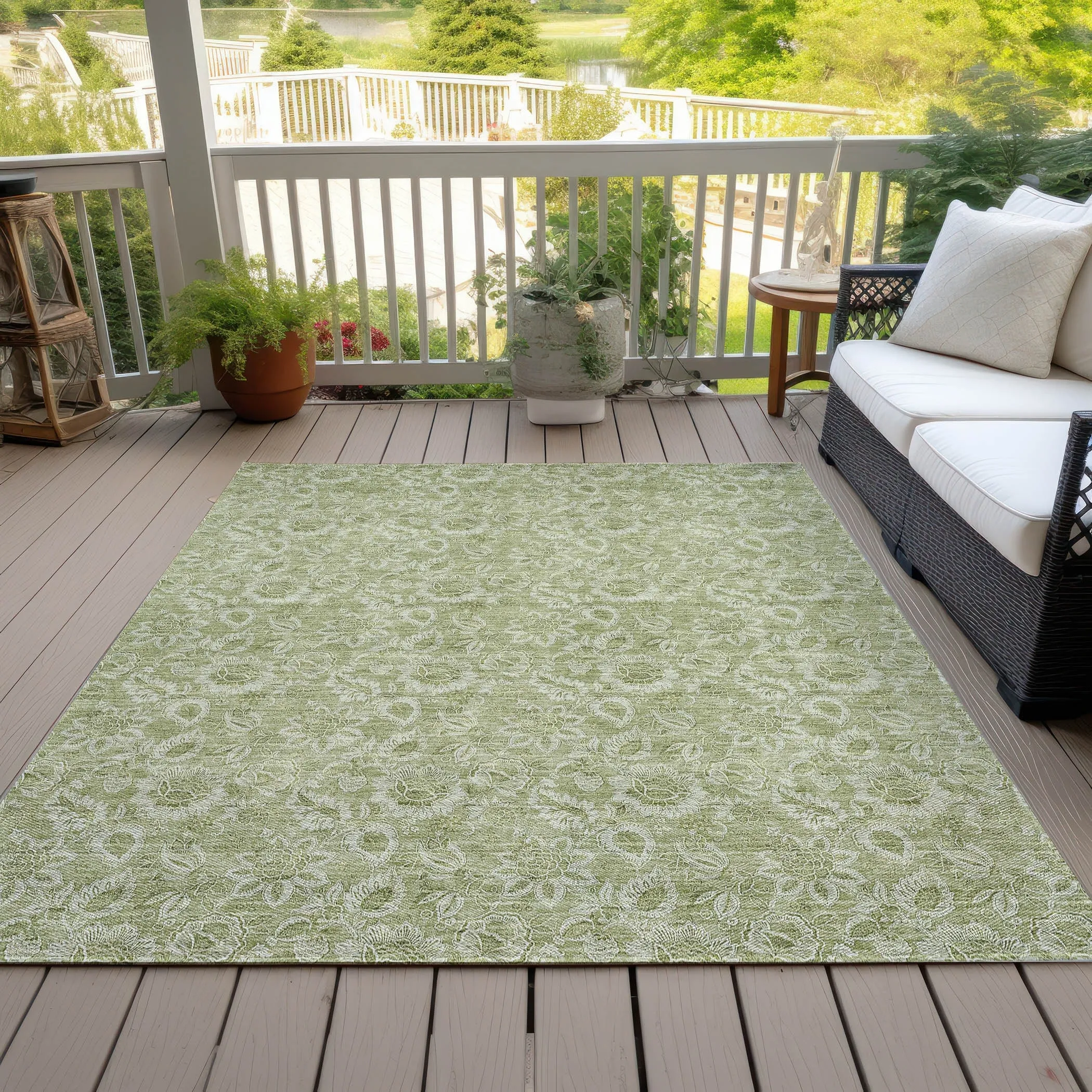 Machine Washable Indoor/ Outdoor Chantille Floral Farmhouse Rug