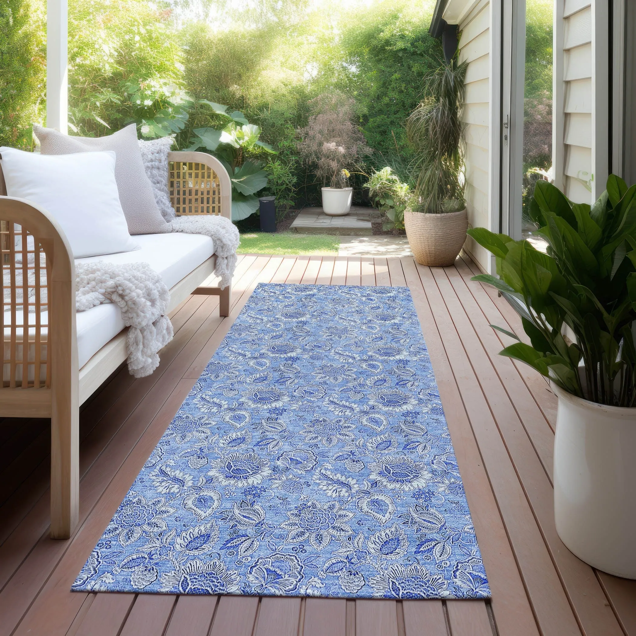 Machine Washable Indoor/ Outdoor Chantille Floral Farmhouse Rug