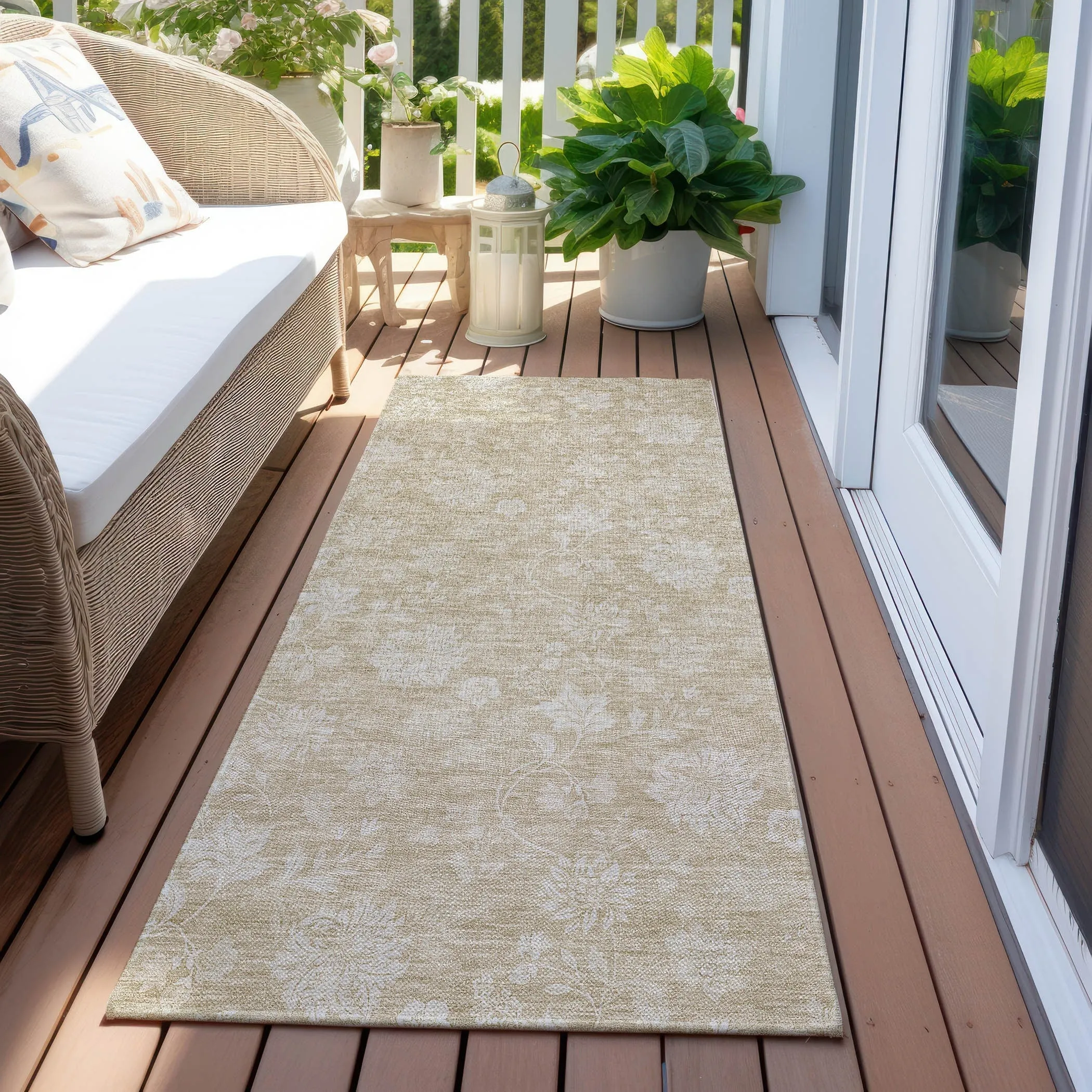 Machine Washable Indoor/ Outdoor Chantille Floral Farmhouse Rug
