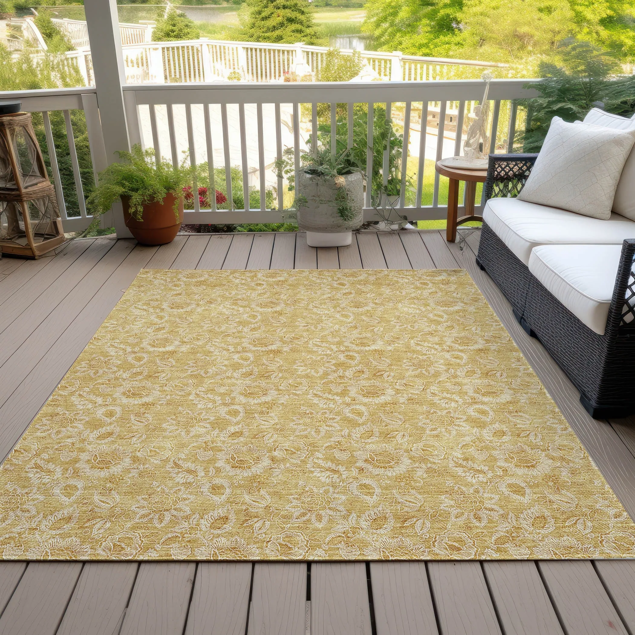 Machine Washable Indoor/ Outdoor Chantille Floral Farmhouse Rug
