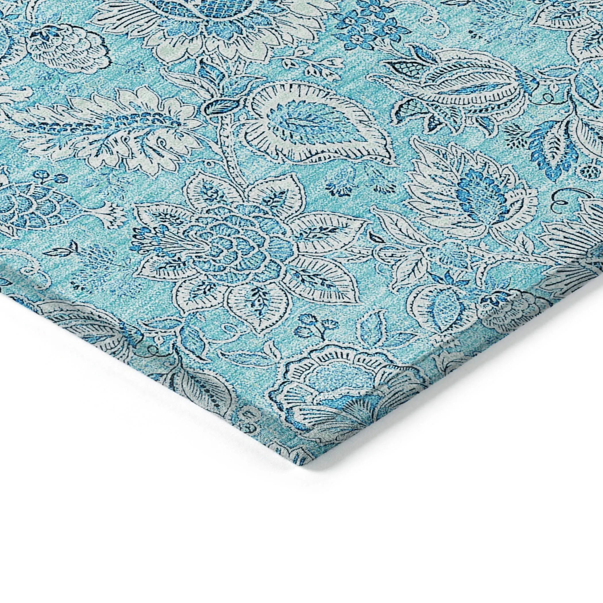 Machine Washable Indoor/ Outdoor Chantille Floral Farmhouse Rug