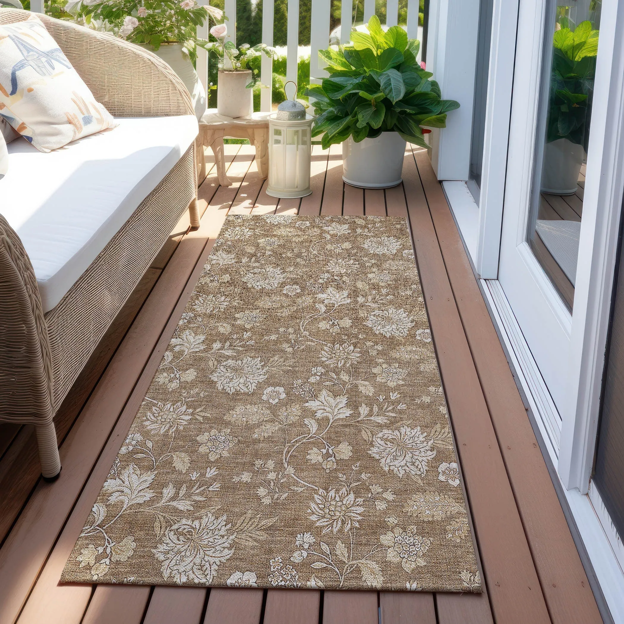 Machine Washable Indoor/ Outdoor Chantille Floral Farmhouse Rug