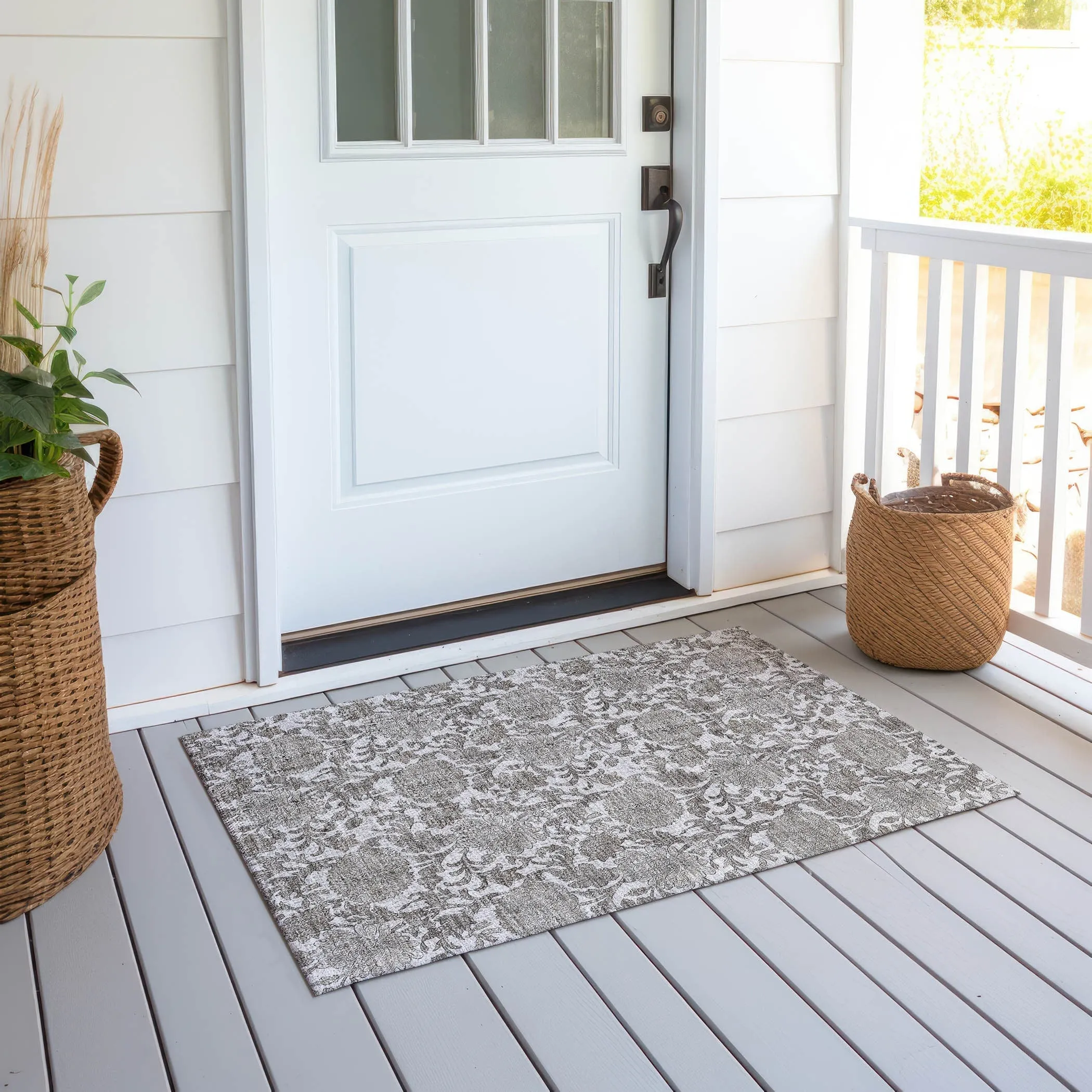 Machine Washable Indoor/ Outdoor Chantille Floral Rug