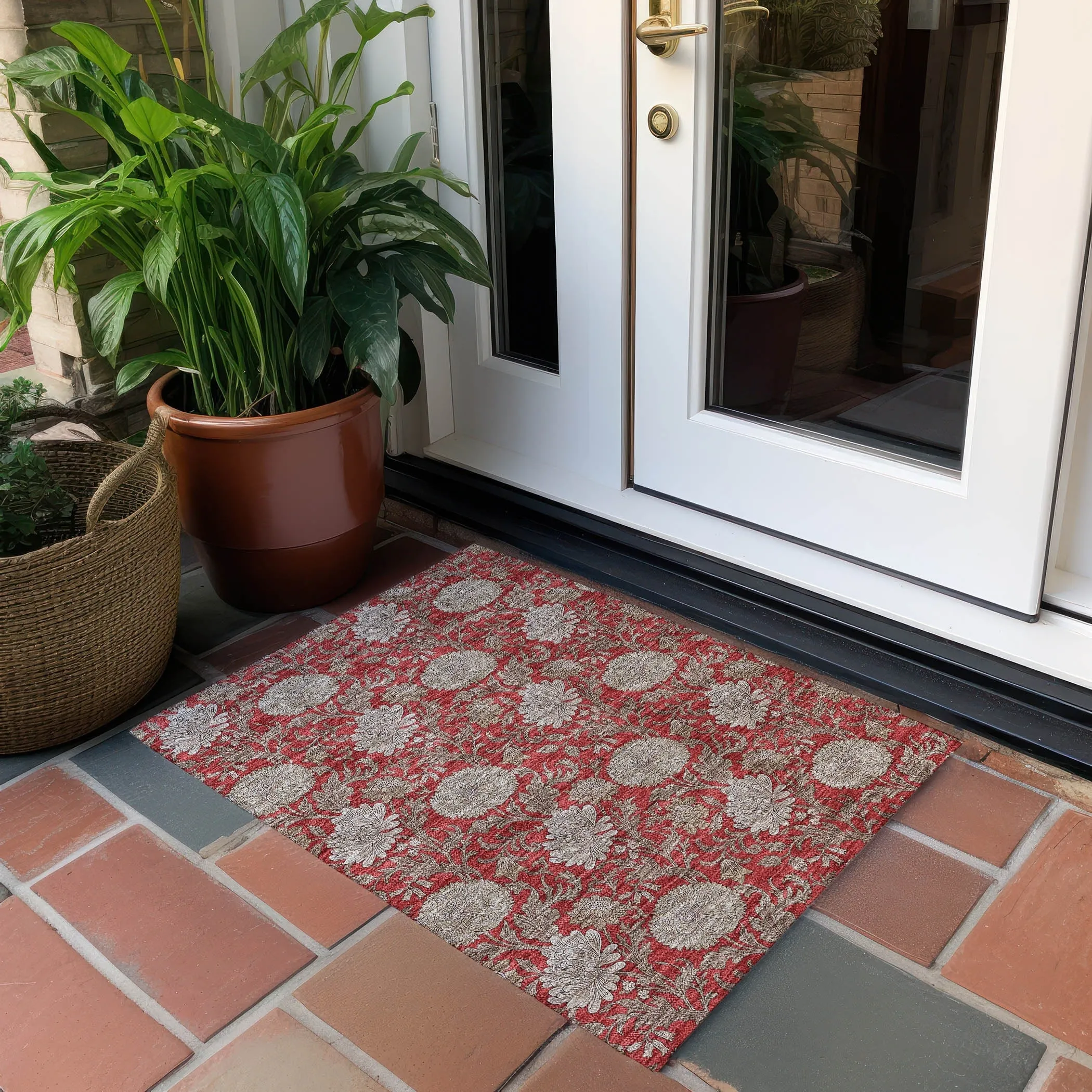 Machine Washable Indoor/ Outdoor Chantille Floral Rug