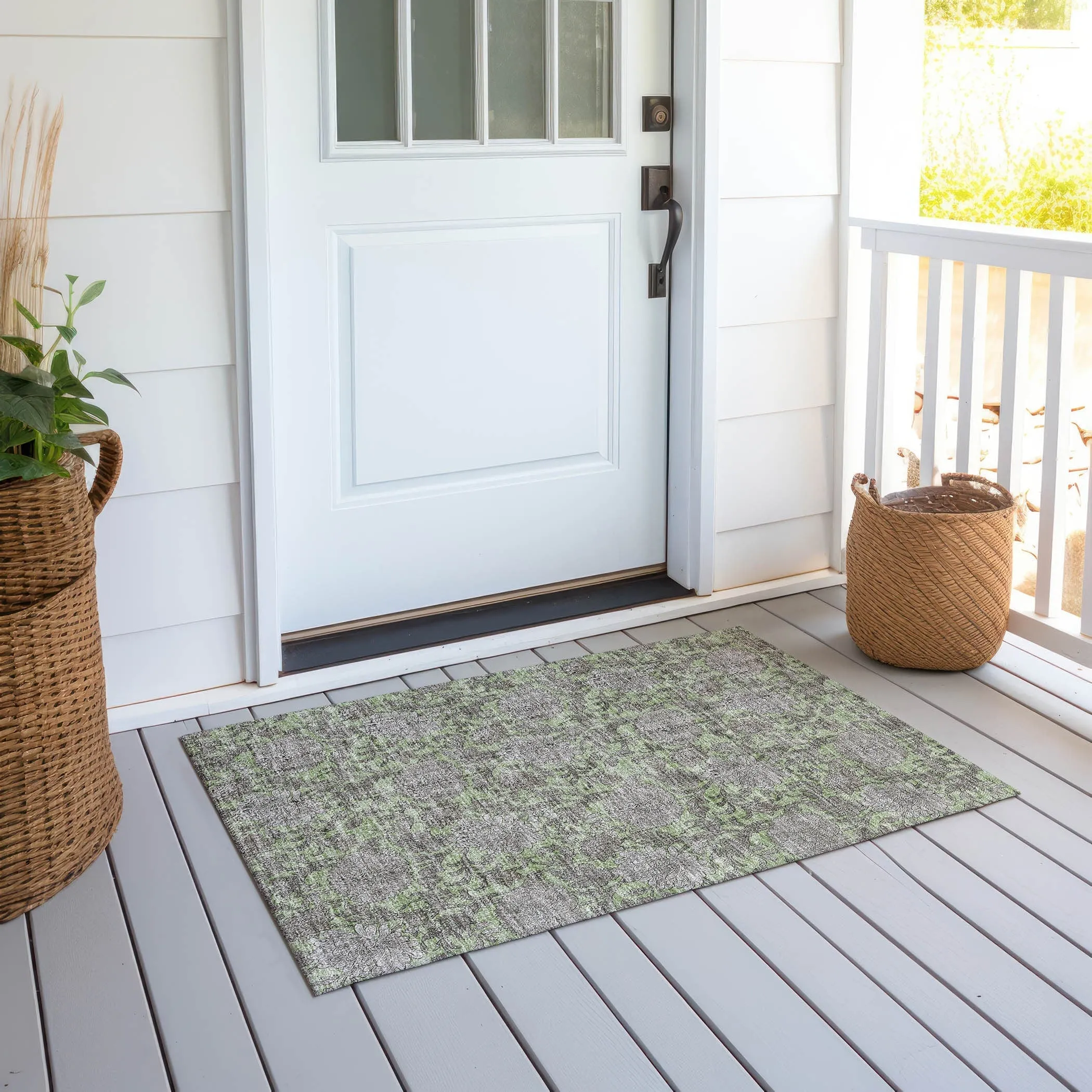 Machine Washable Indoor/ Outdoor Chantille Floral Rug