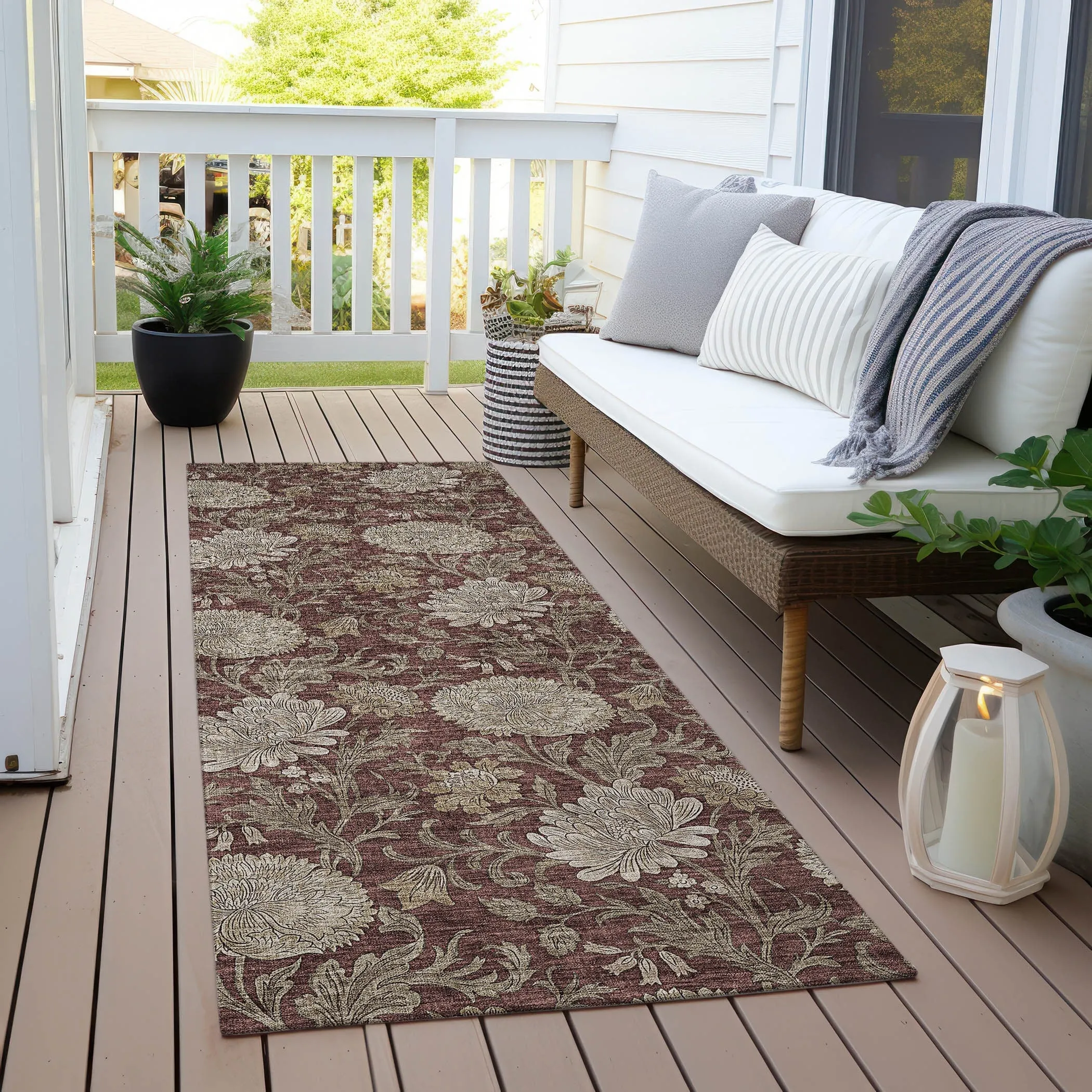 Machine Washable Indoor/ Outdoor Chantille Floral Rug