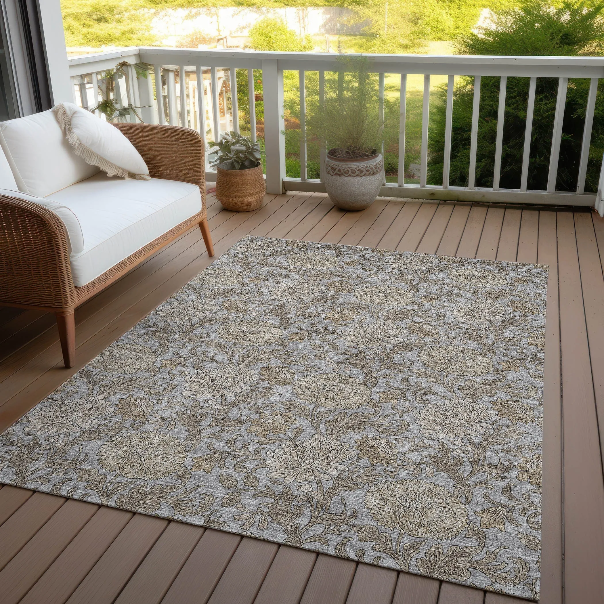 Machine Washable Indoor/ Outdoor Chantille Floral Rug