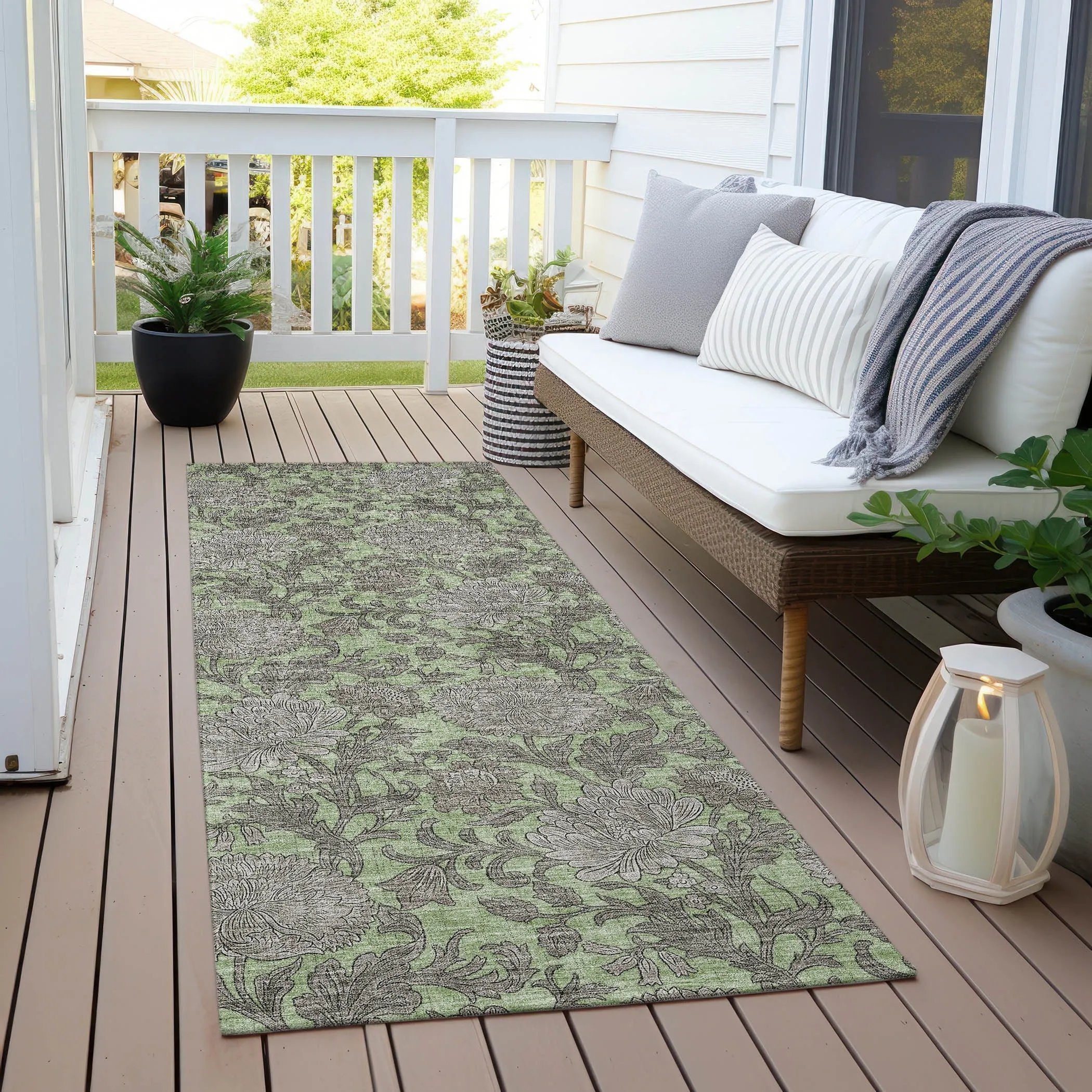 Machine Washable Indoor/ Outdoor Chantille Floral Rug