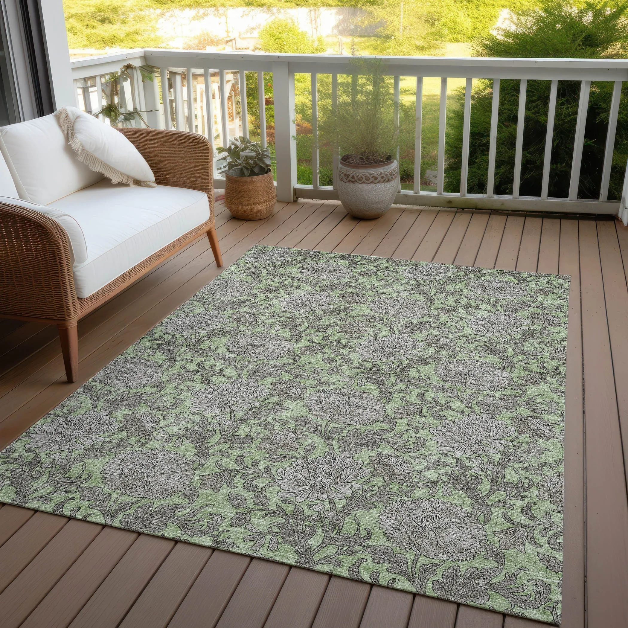 Machine Washable Indoor/ Outdoor Chantille Floral Rug