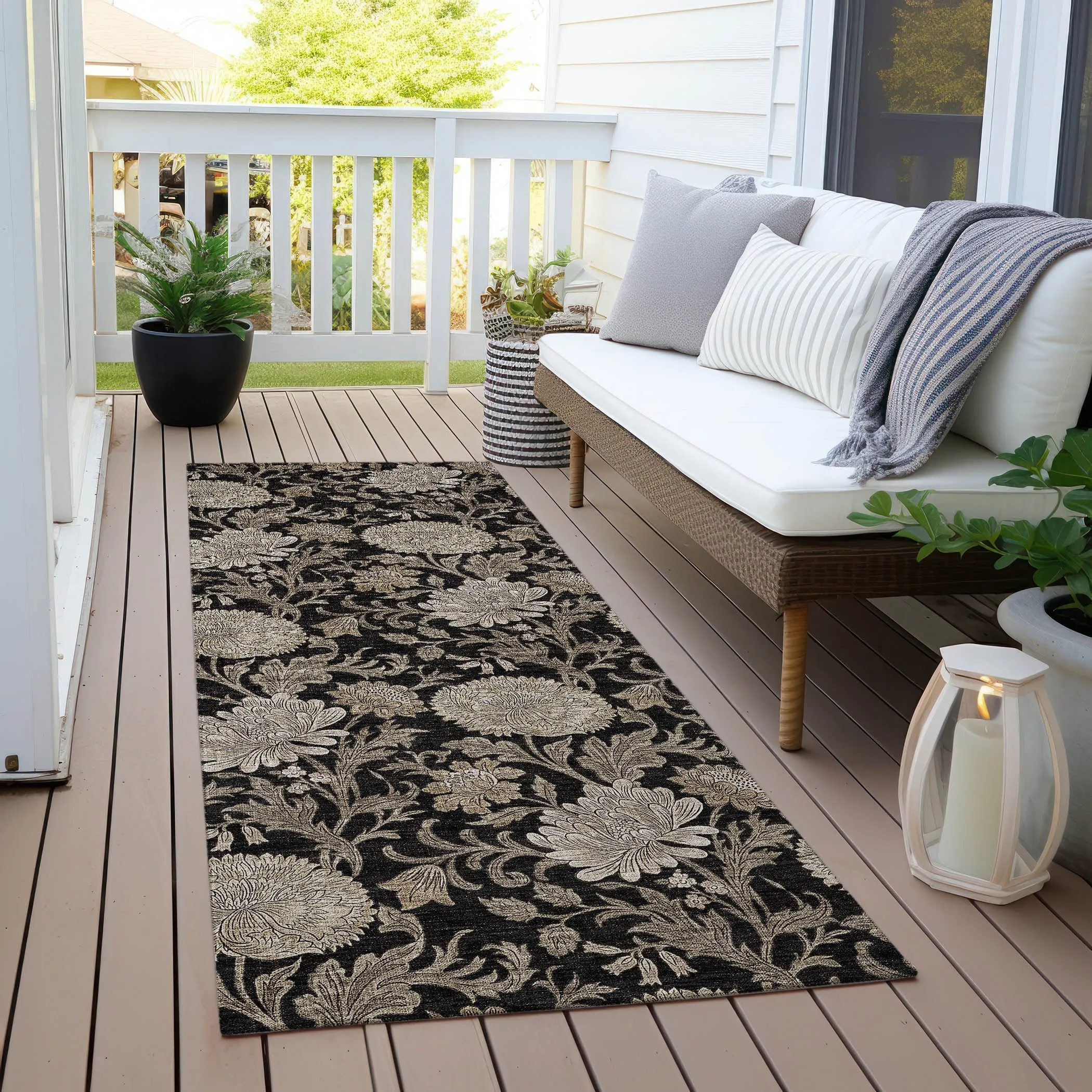 Machine Washable Indoor/ Outdoor Chantille Floral Rug