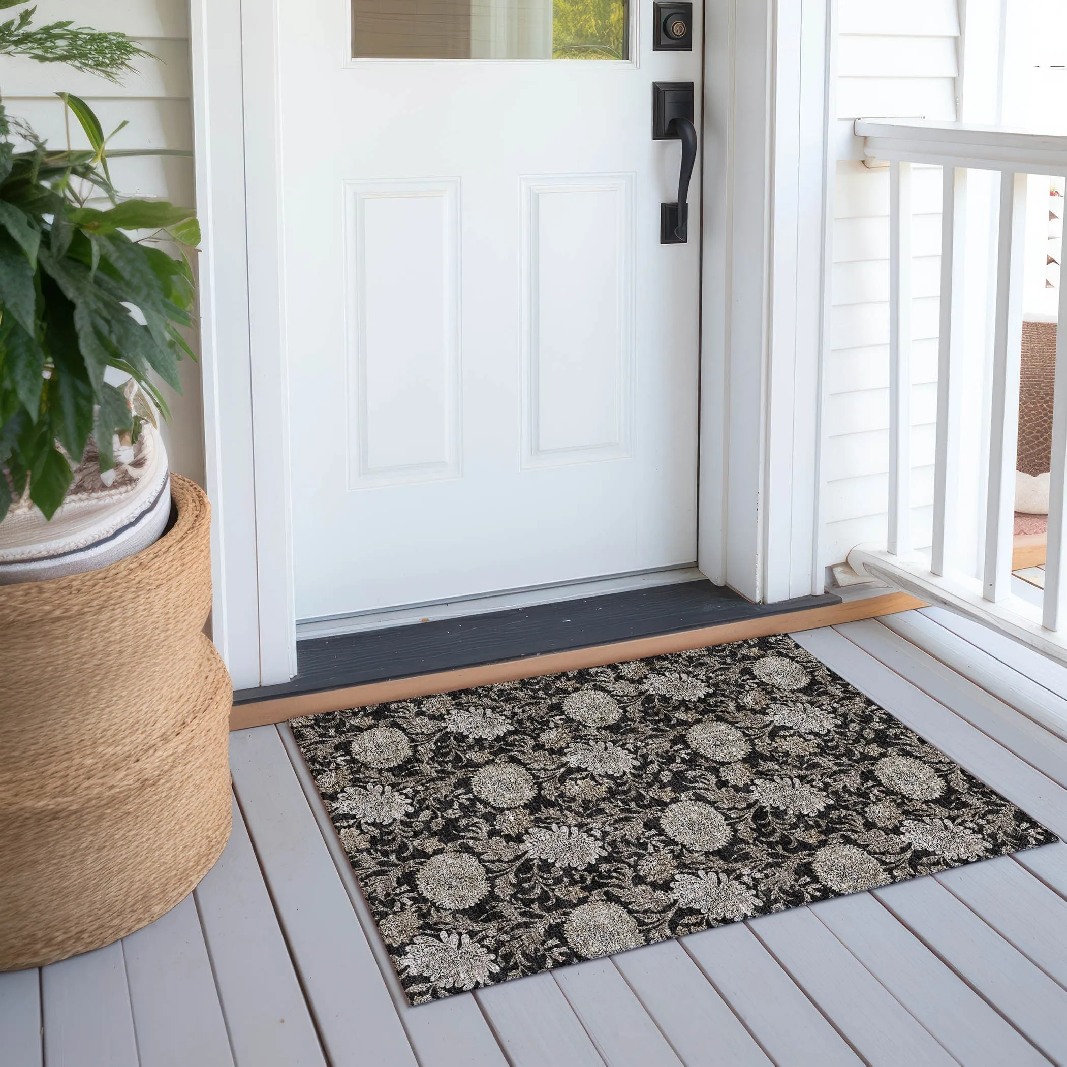 Machine Washable Indoor/ Outdoor Chantille Floral Rug