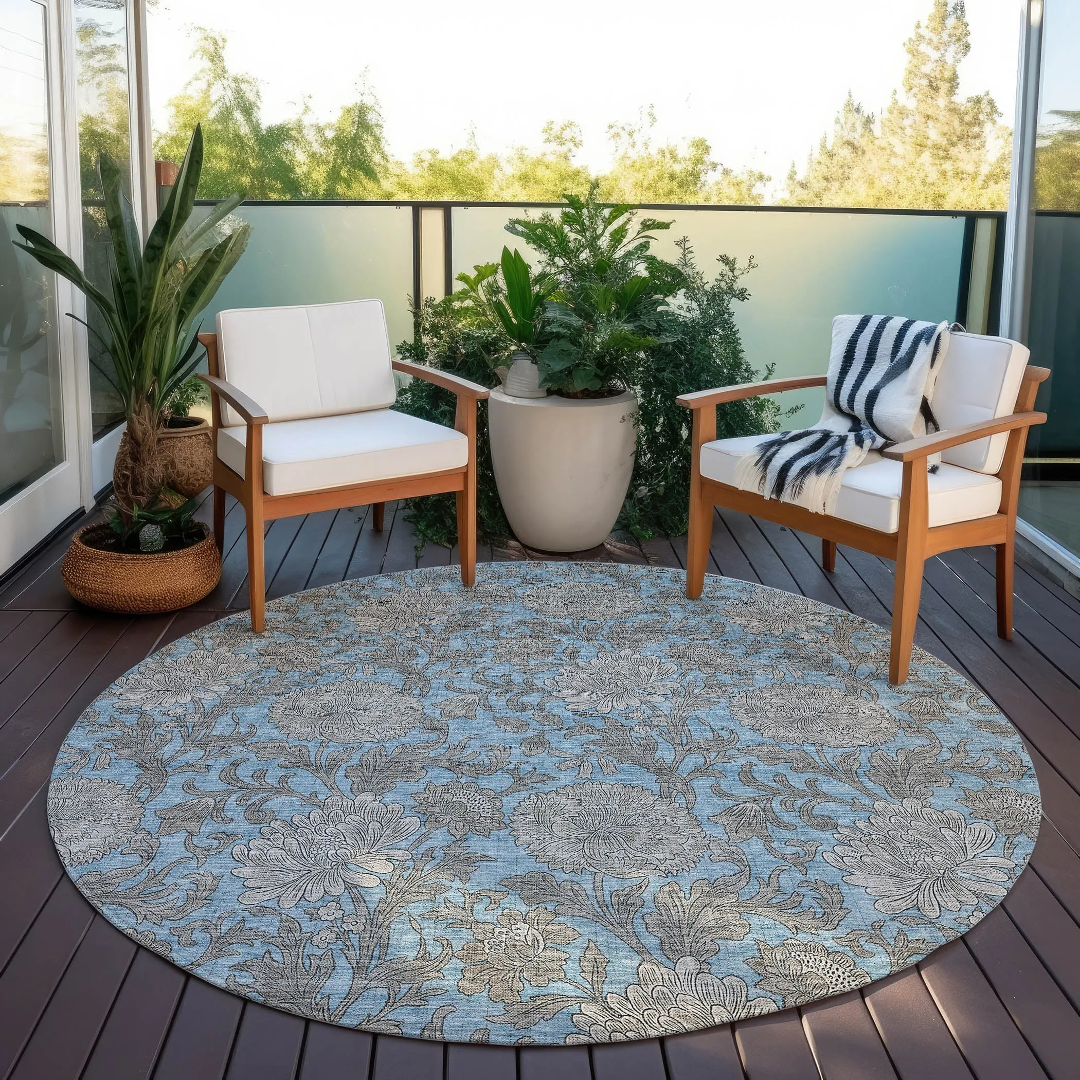 Machine Washable Indoor/ Outdoor Chantille Floral Rug