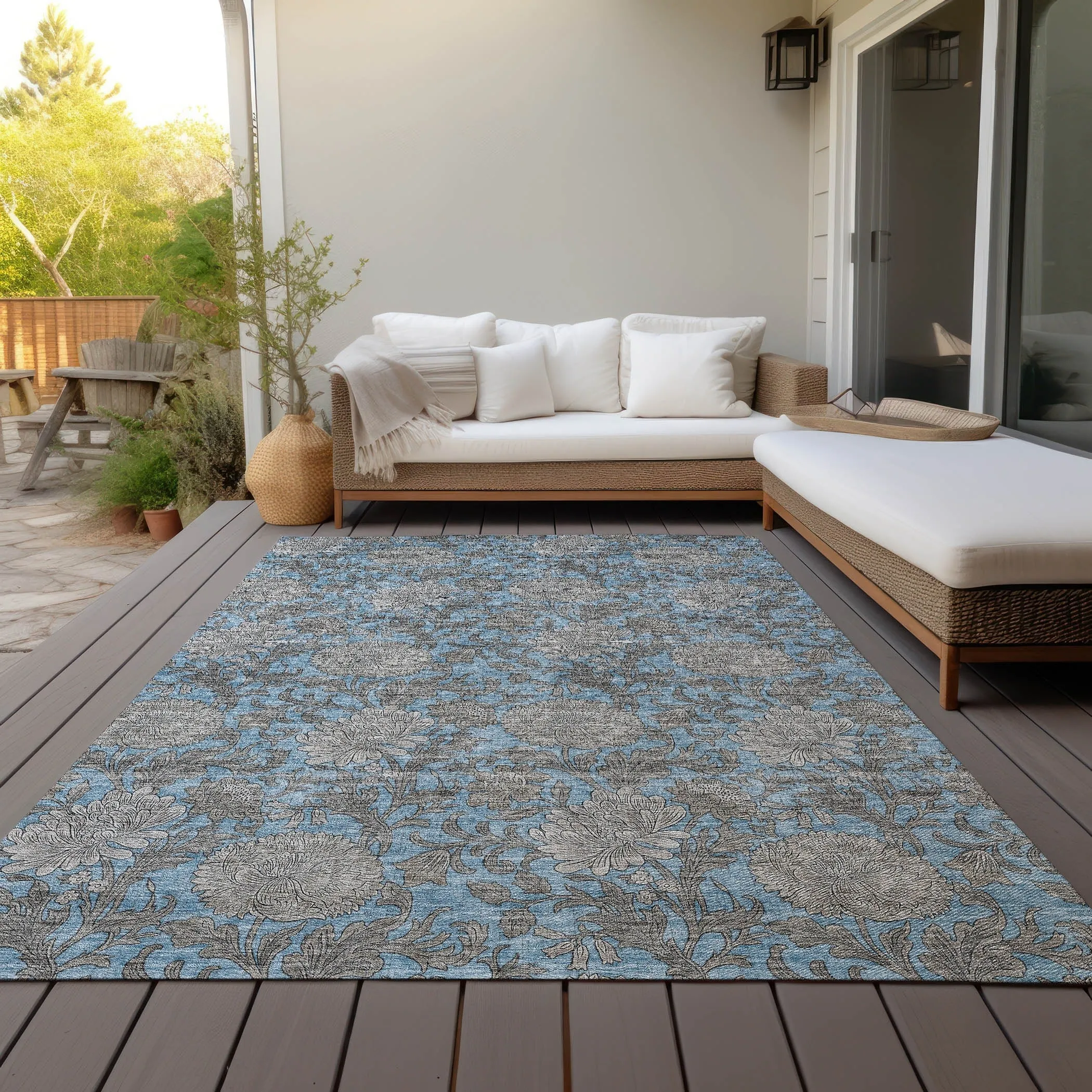 Machine Washable Indoor/ Outdoor Chantille Floral Rug