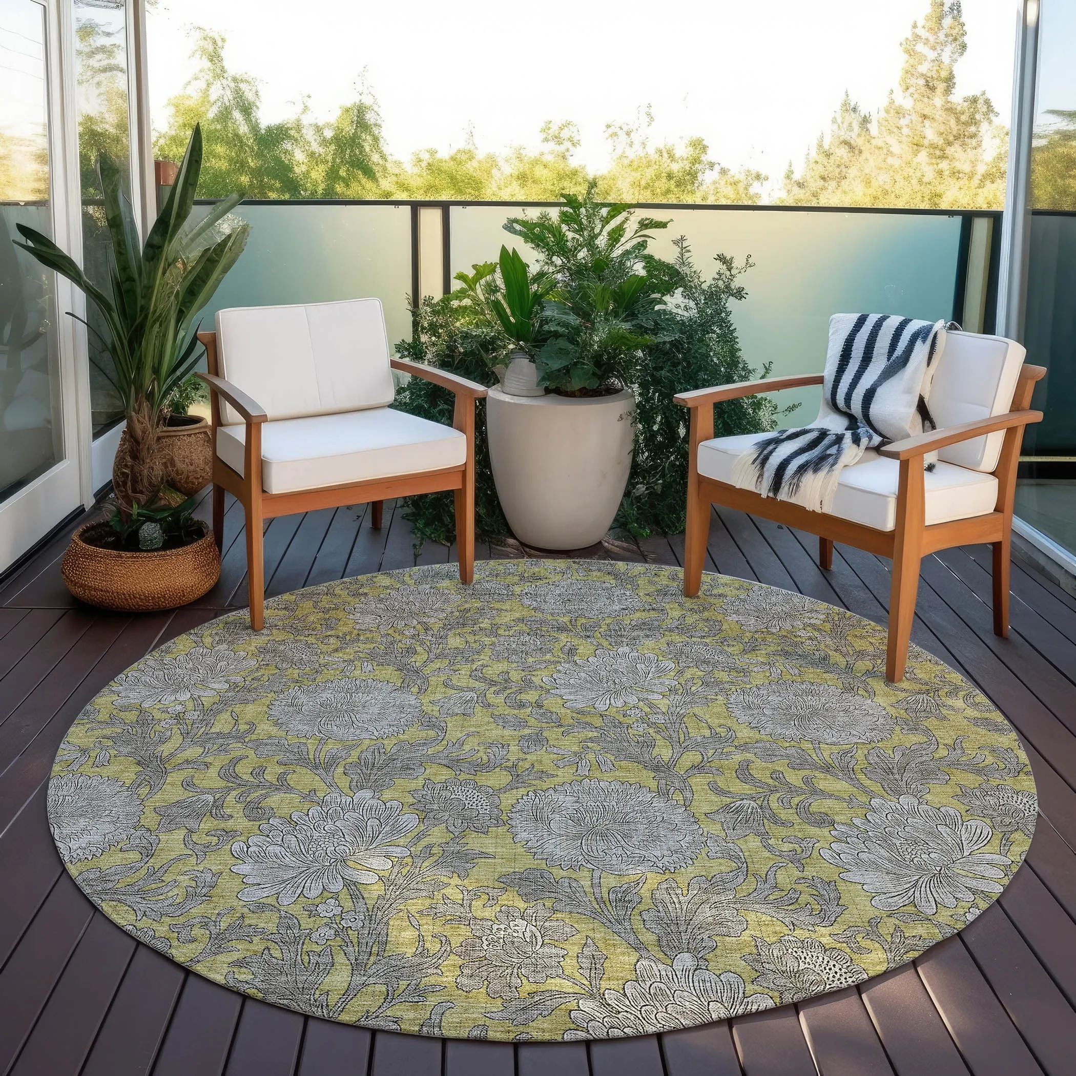 Machine Washable Indoor/ Outdoor Chantille Floral Rug
