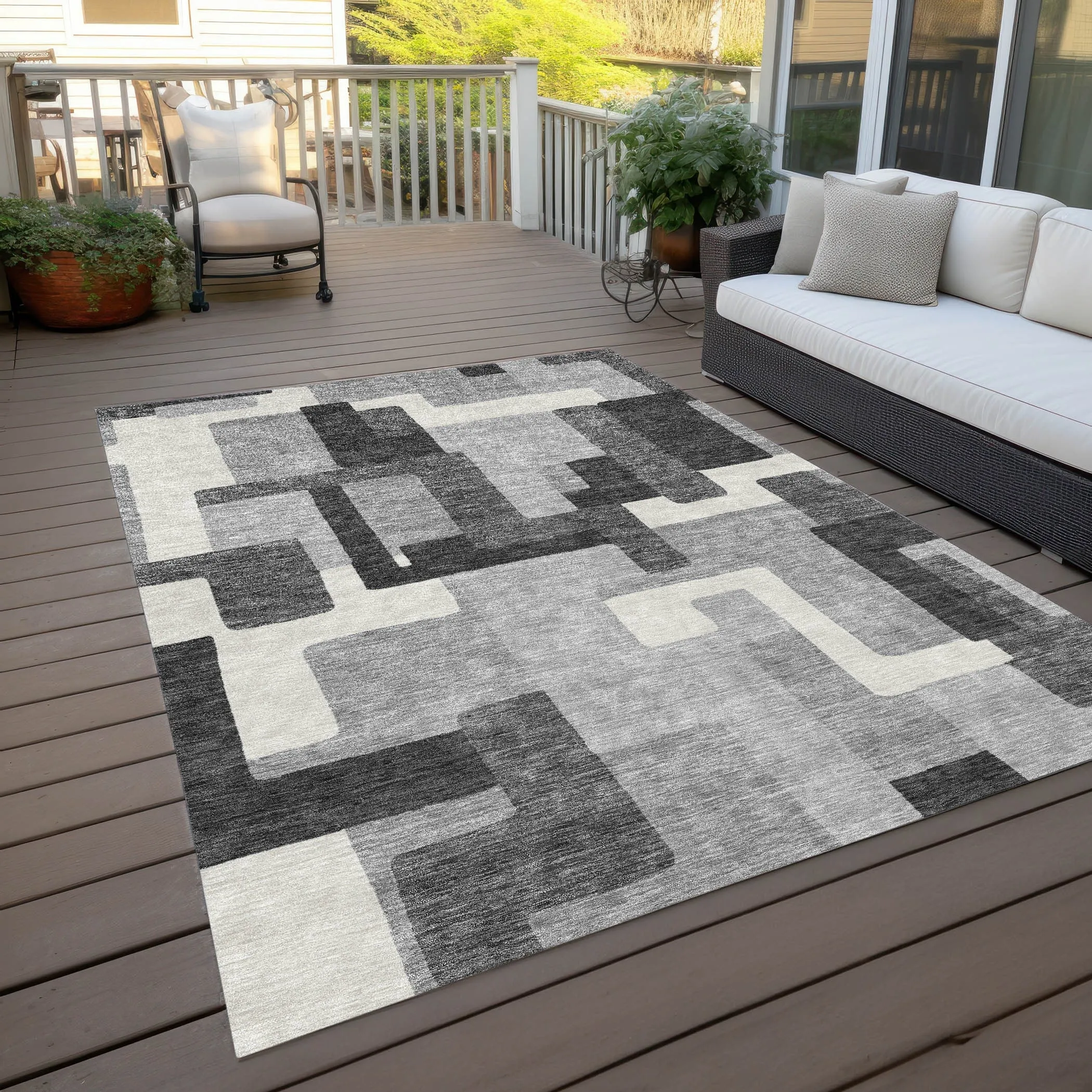 Machine Washable Indoor/ Outdoor Chantille Modern Blocks Rug