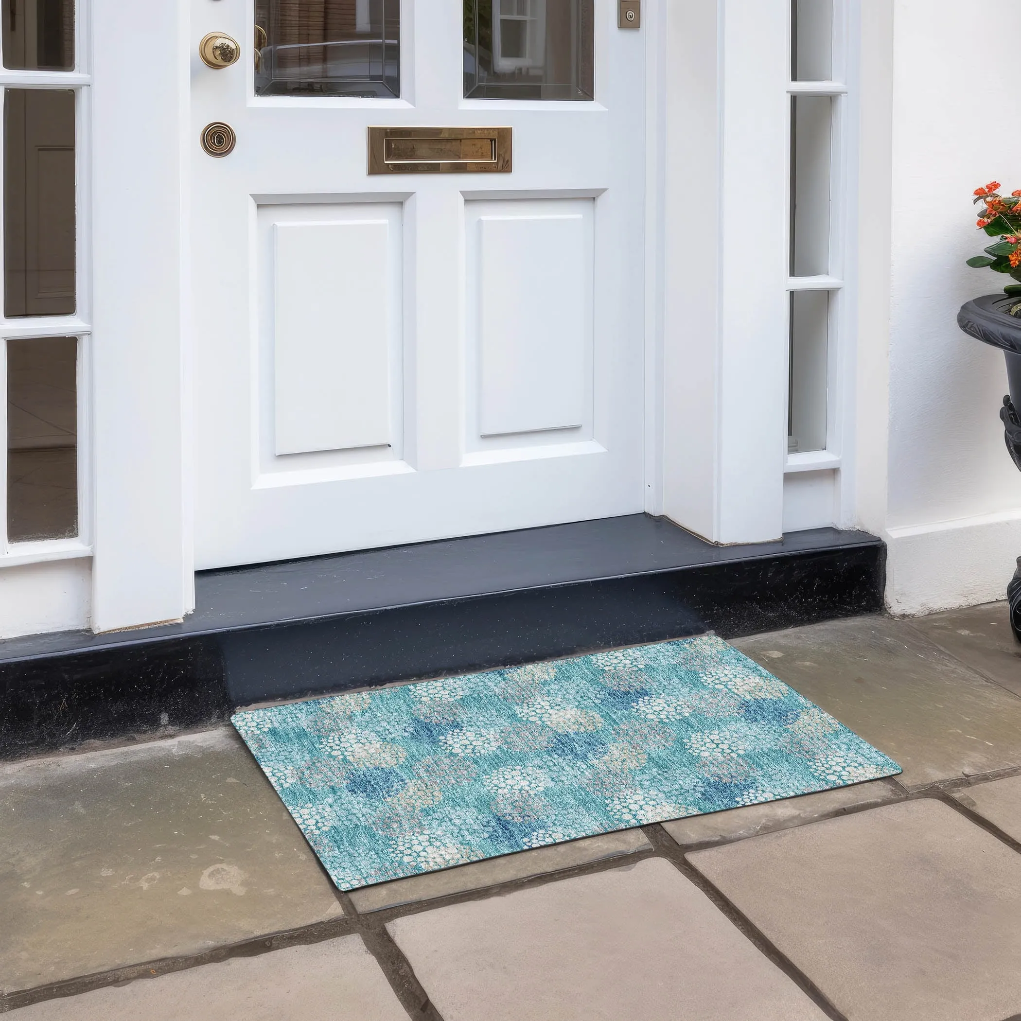 Machine Washable Indoor/ Outdoor Chantille Modern Bubbles Rug