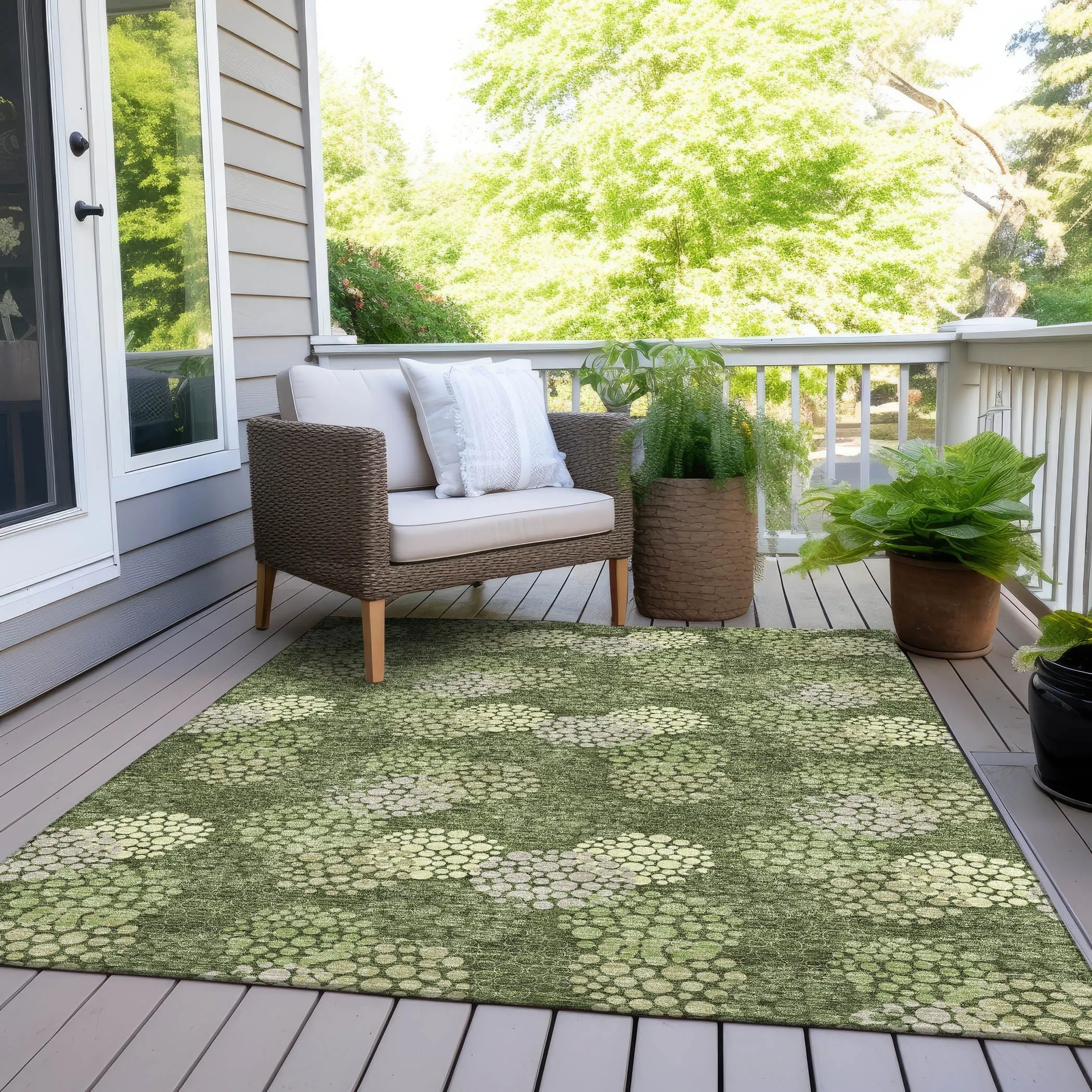 Machine Washable Indoor/ Outdoor Chantille Modern Bubbles Rug