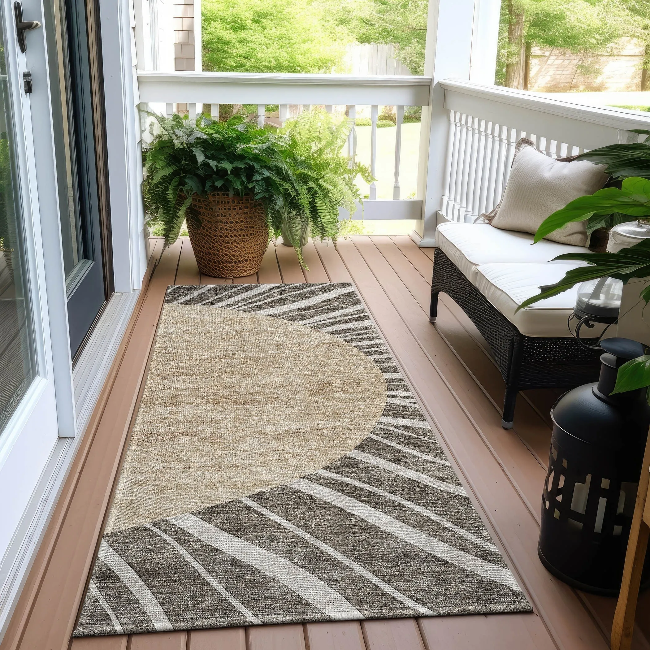 Machine Washable Indoor/ Outdoor Chantille Modern Sunburst Rug
