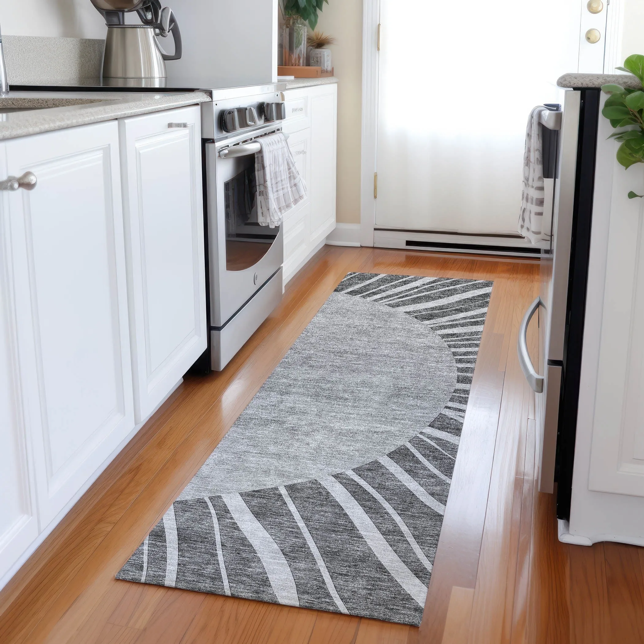 Machine Washable Indoor/ Outdoor Chantille Modern Sunburst Rug