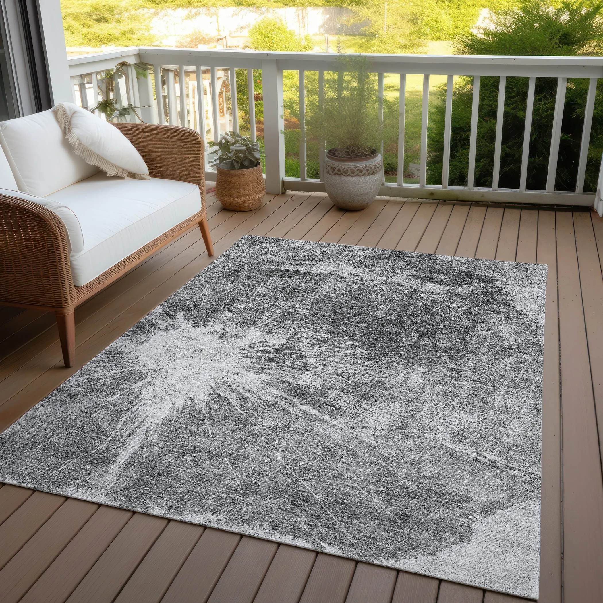 Machine Washable Indoor/ Outdoor Chantille Modern Tree Grain Rug