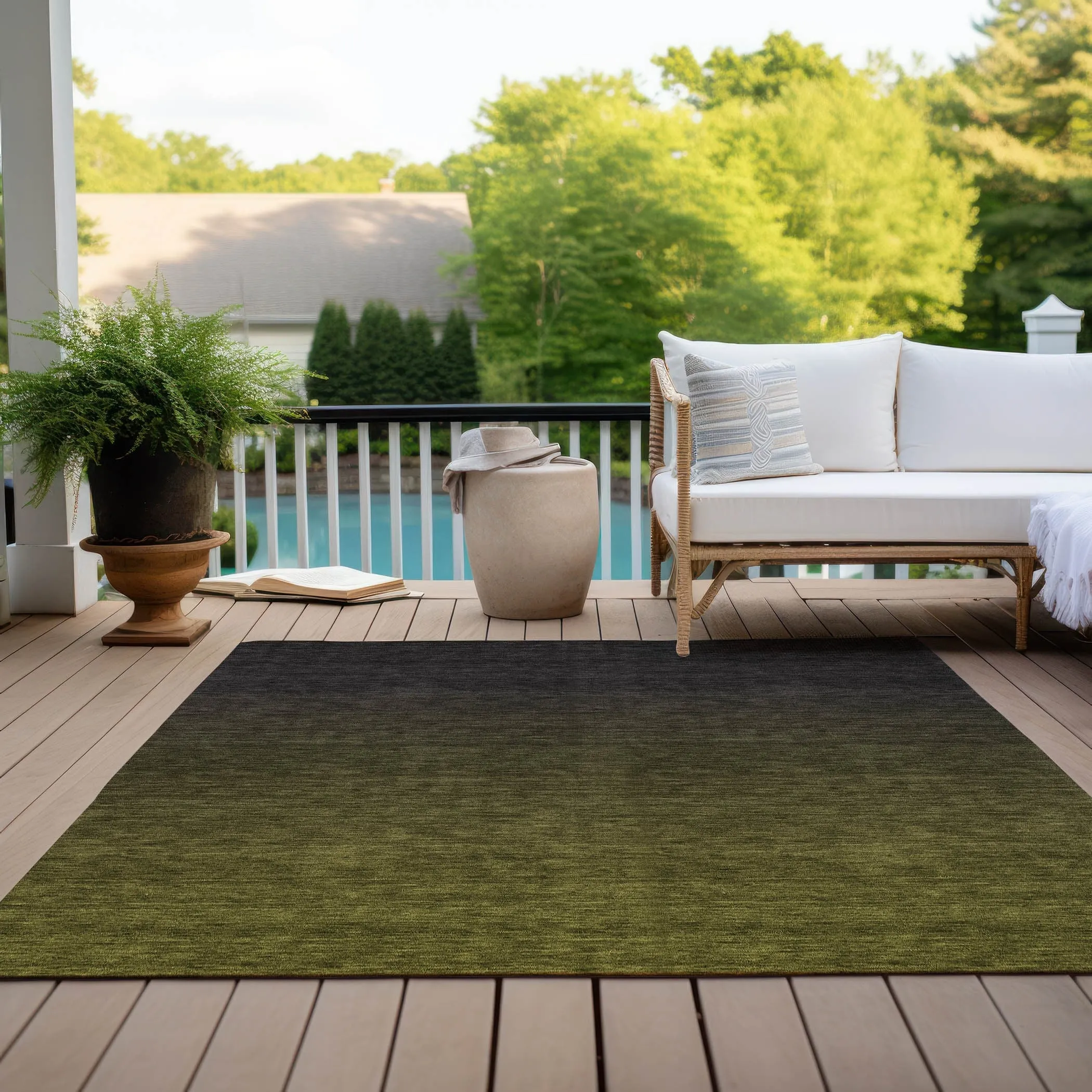 Machine Washable Indoor/ Outdoor Chantille Ombre Solid Rug