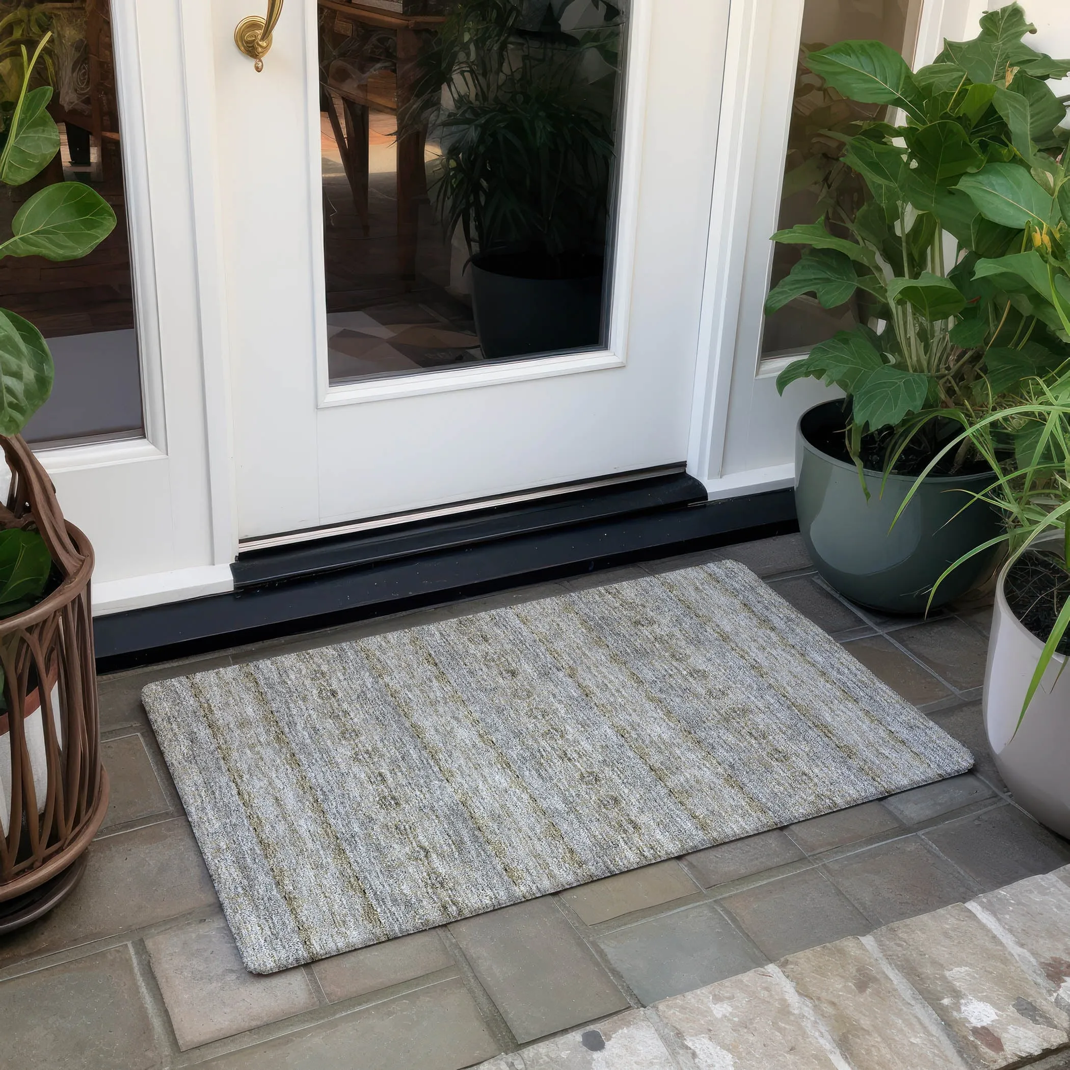Machine Washable Indoor/ Outdoor Chantille Ombre Stripes Rug