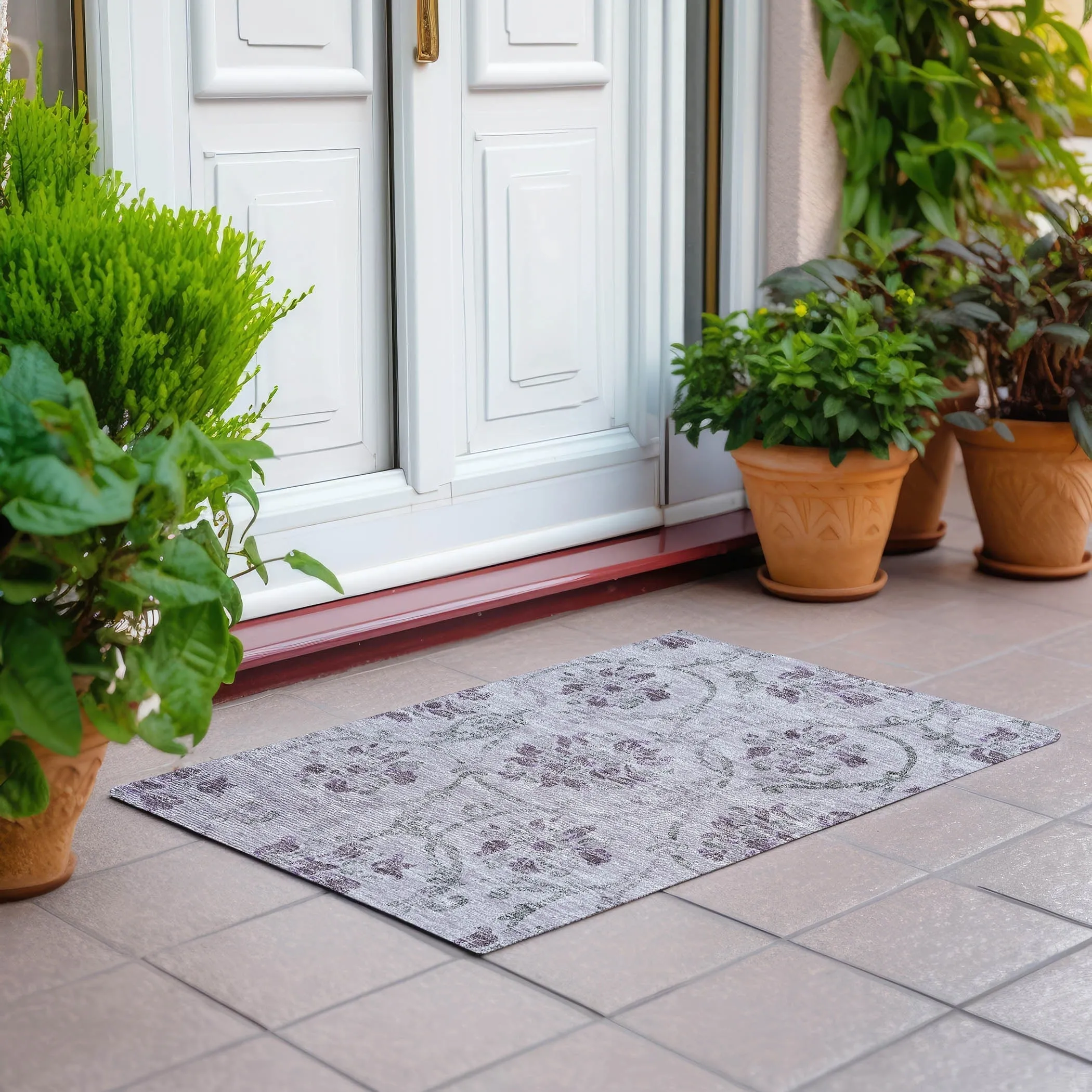 Machine Washable Indoor/ Outdoor Chantille Scroll Floral Rug