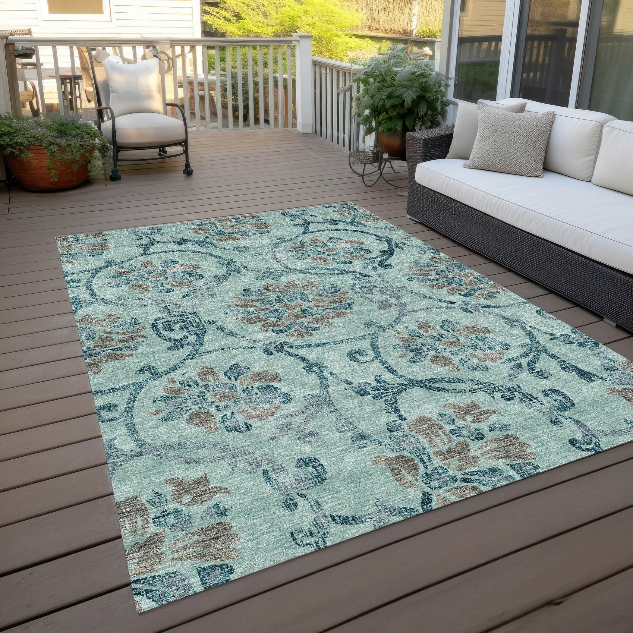 Machine Washable Indoor/ Outdoor Chantille Scroll Floral Rug