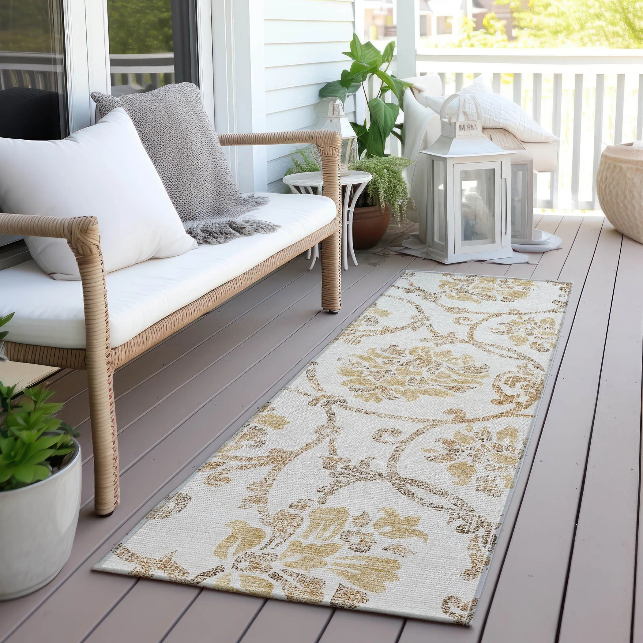 Machine Washable Indoor/ Outdoor Chantille Scroll Floral Rug