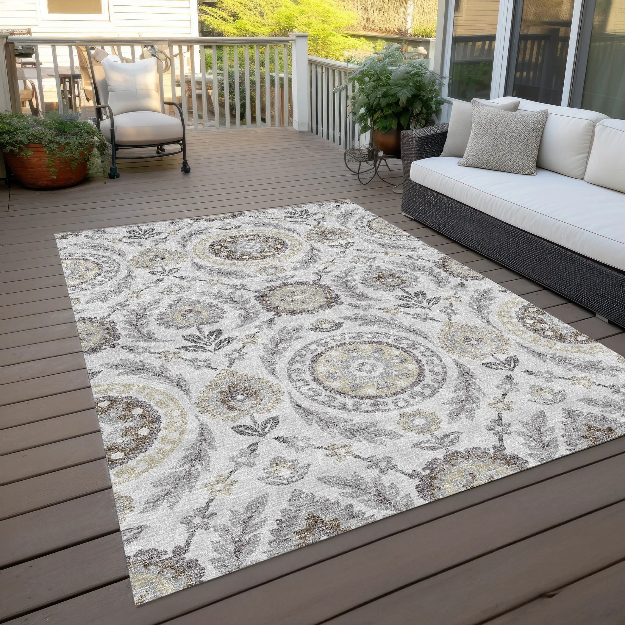 Machine Washable Indoor/ Outdoor Chantille Suzani Boho Rug