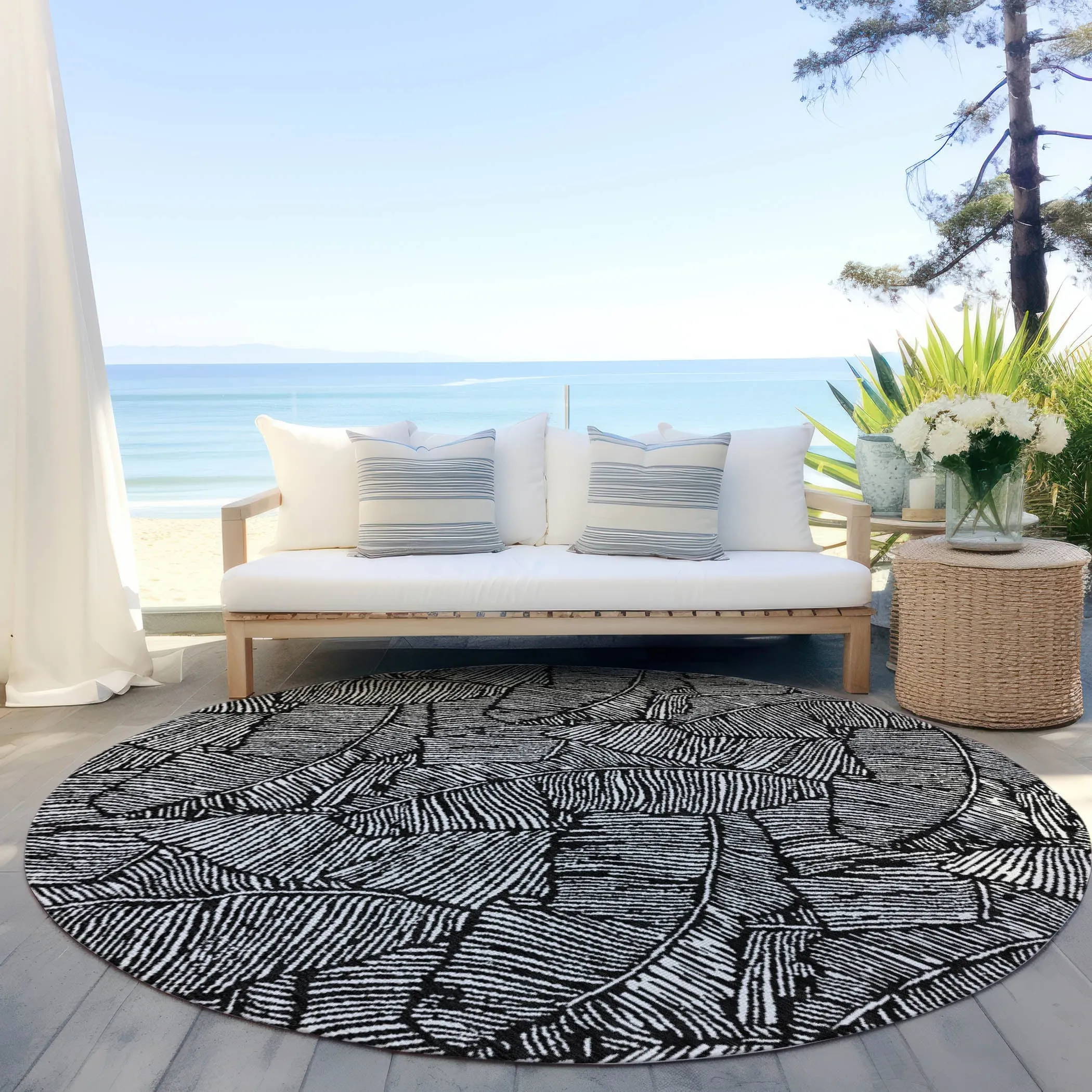 Machine Washable Indoor/ Outdoor Chantille Tropical Palm Rug