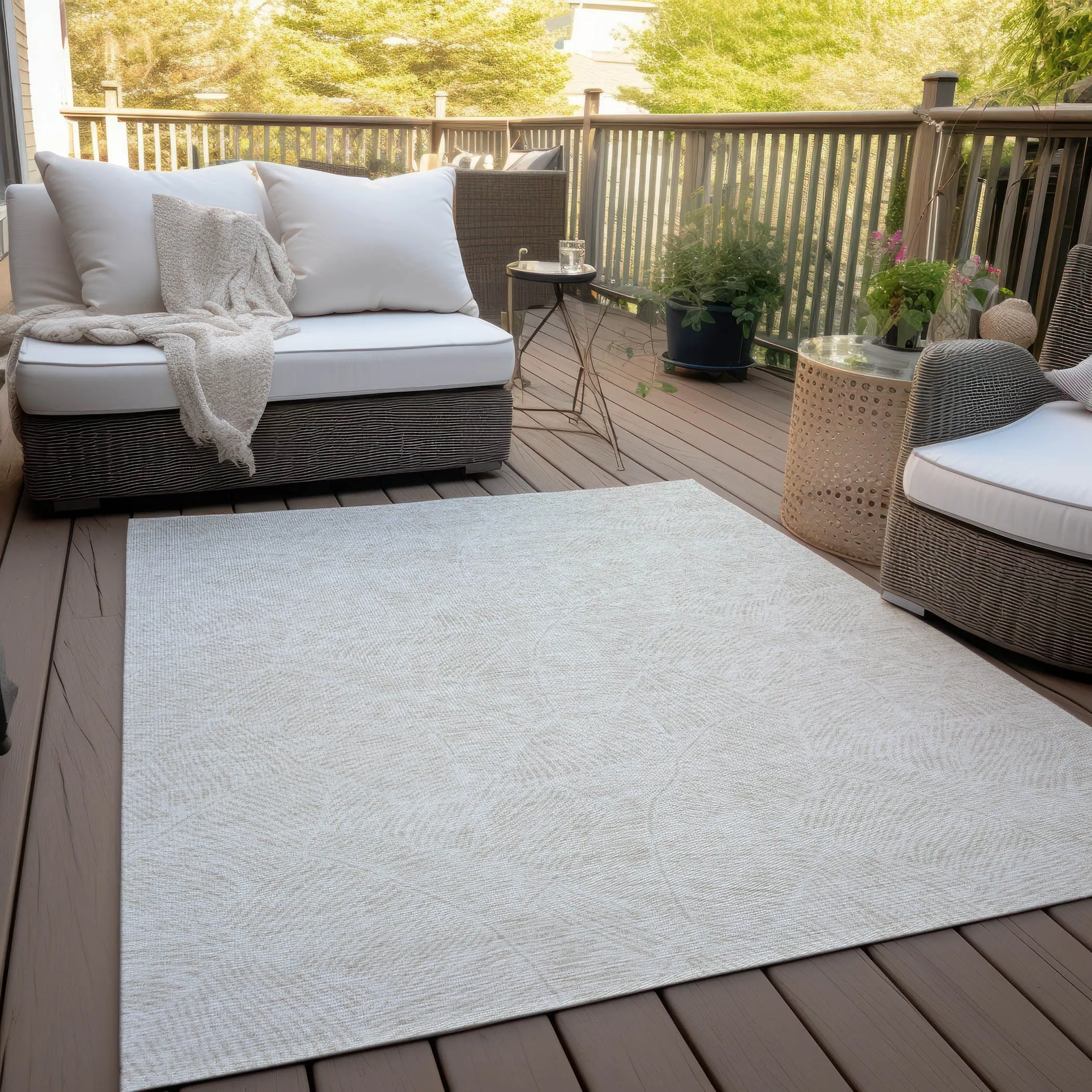 Machine Washable Indoor/ Outdoor Chantille Tropical Palm Rug