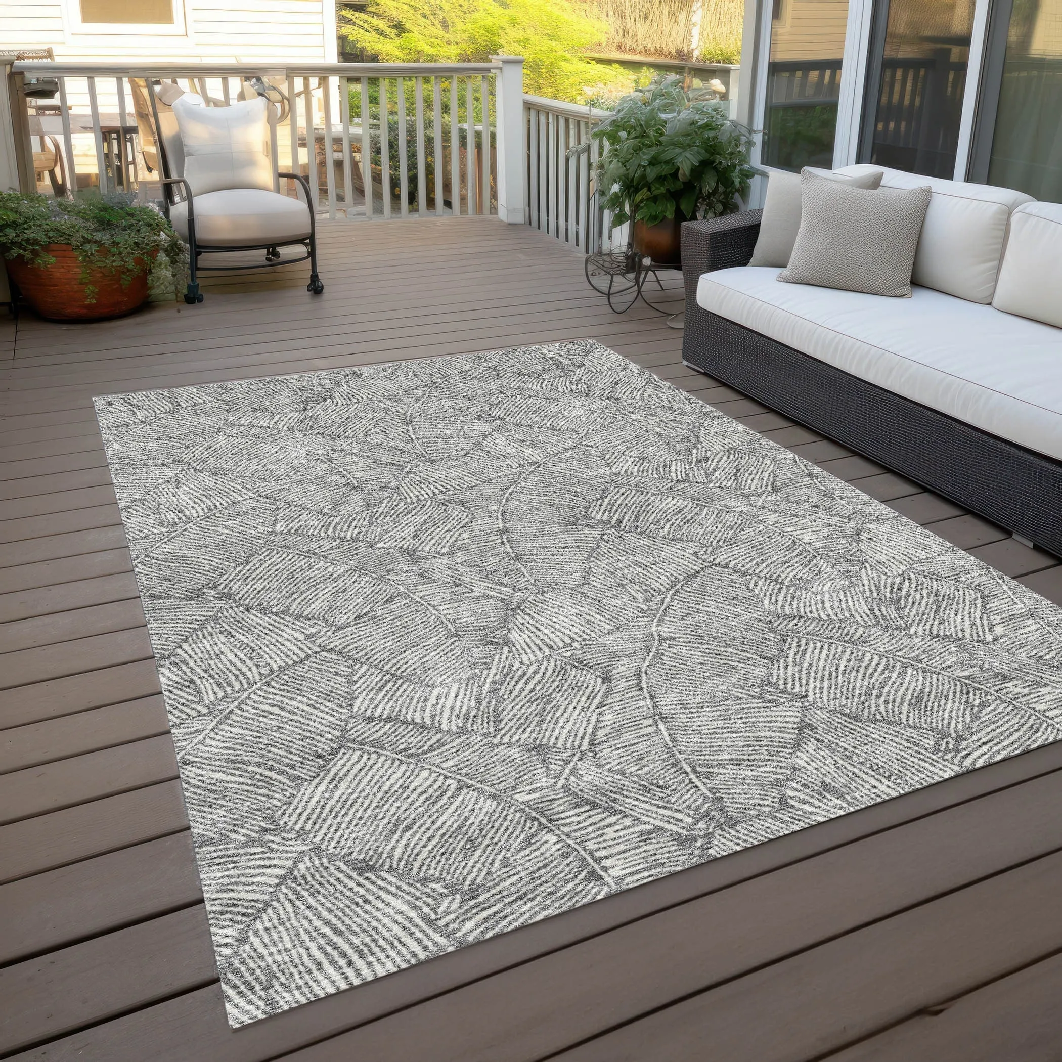 Machine Washable Indoor/ Outdoor Chantille Tropical Palm Rug