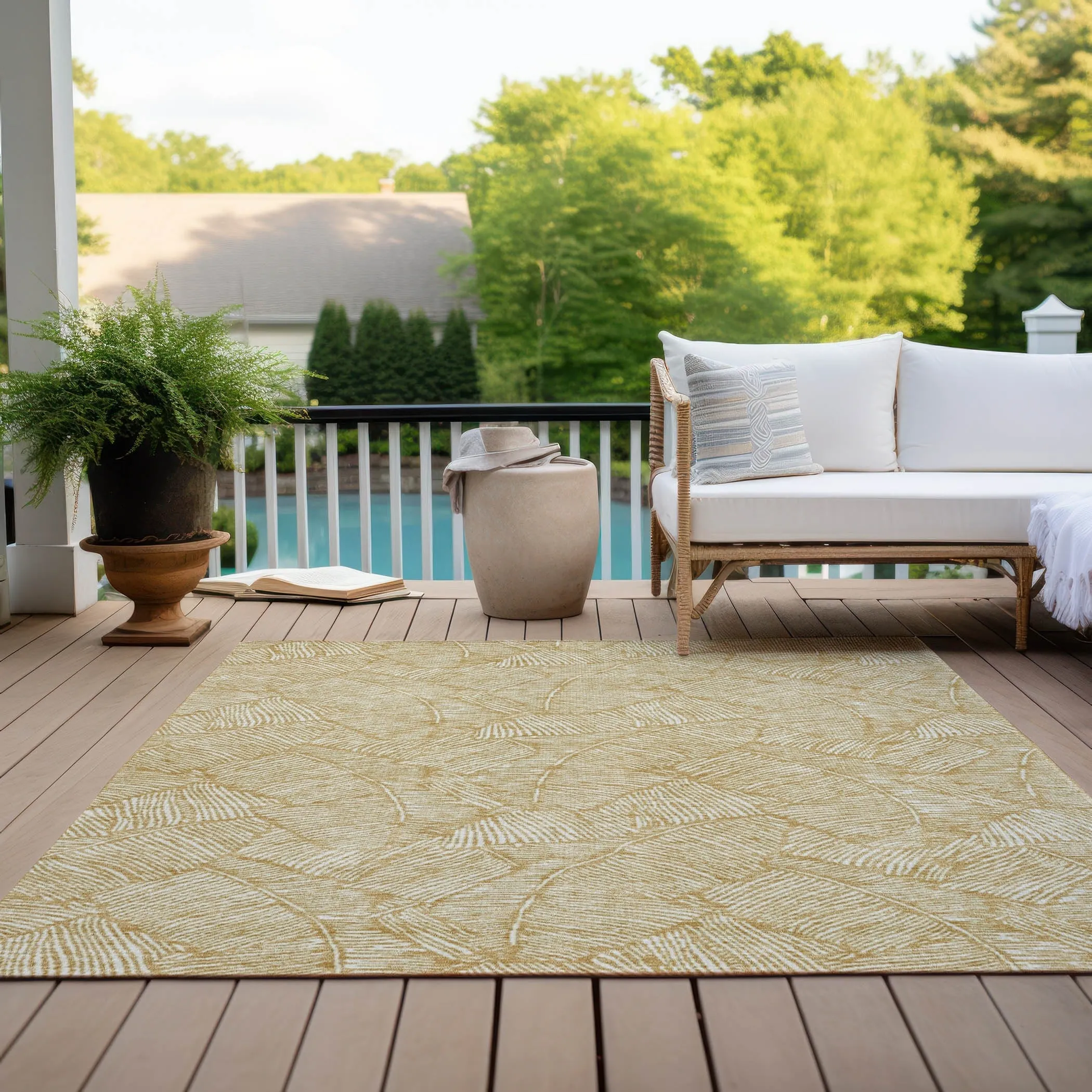 Machine Washable Indoor/ Outdoor Chantille Tropical Palm Rug