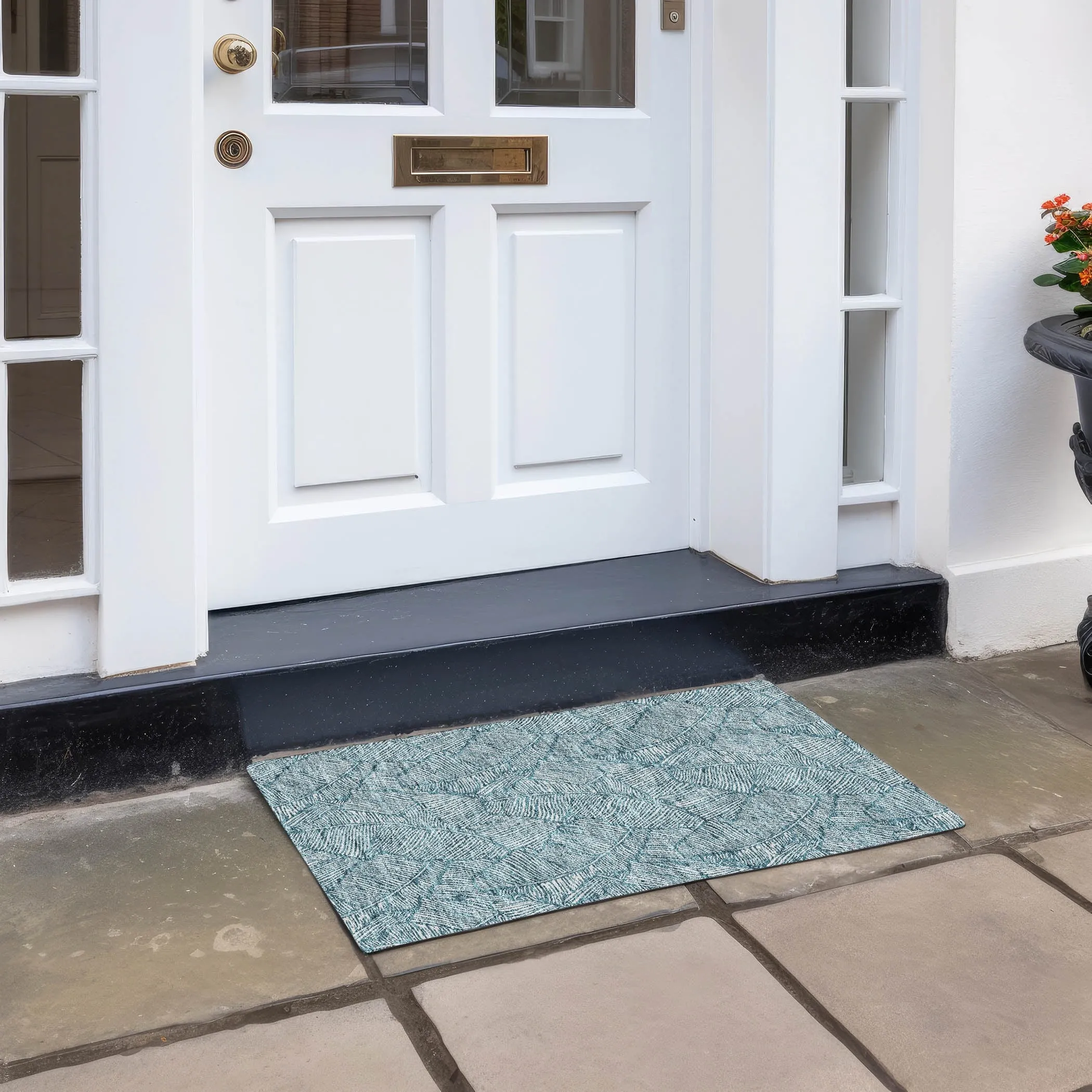 Machine Washable Indoor/ Outdoor Chantille Tropical Palm Rug