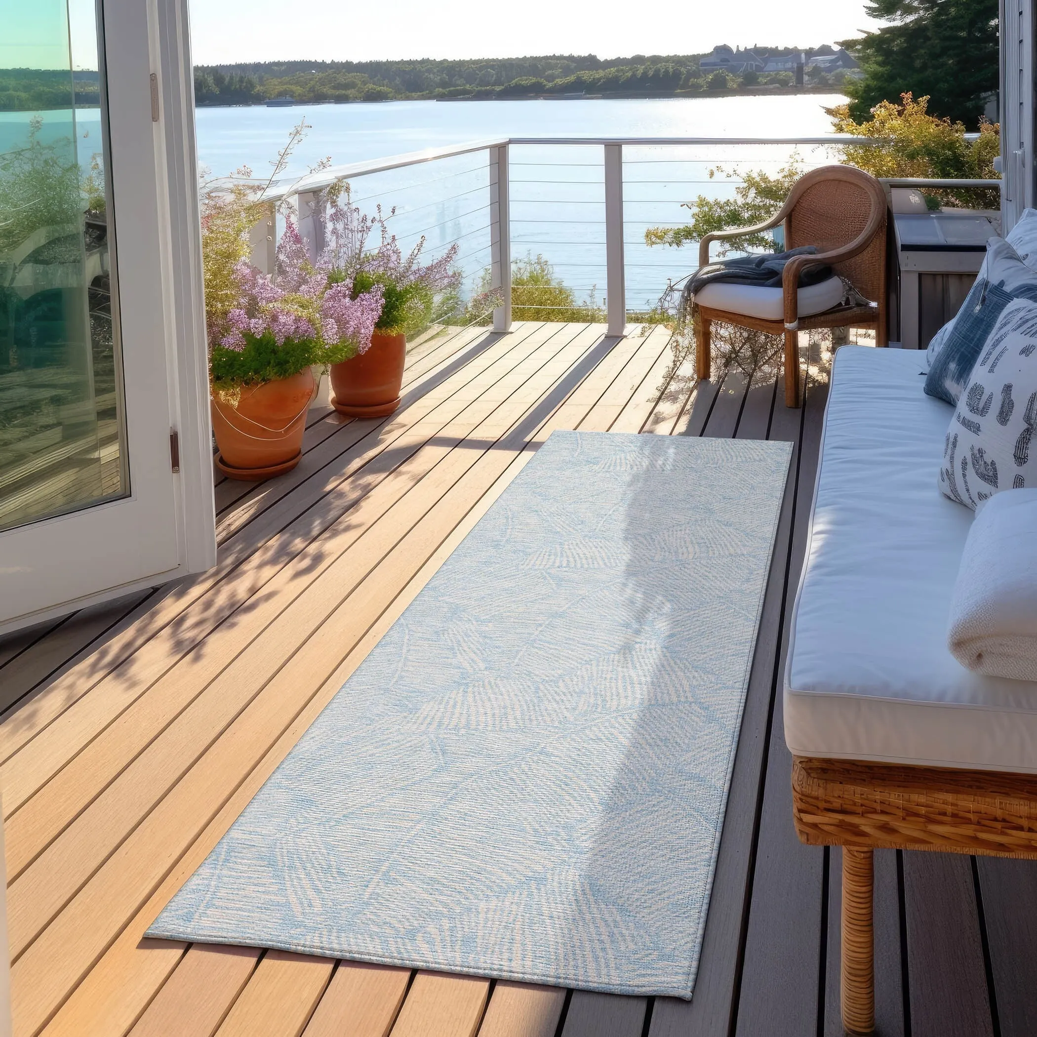 Machine Washable Indoor/ Outdoor Chantille Tropical Palm Rug