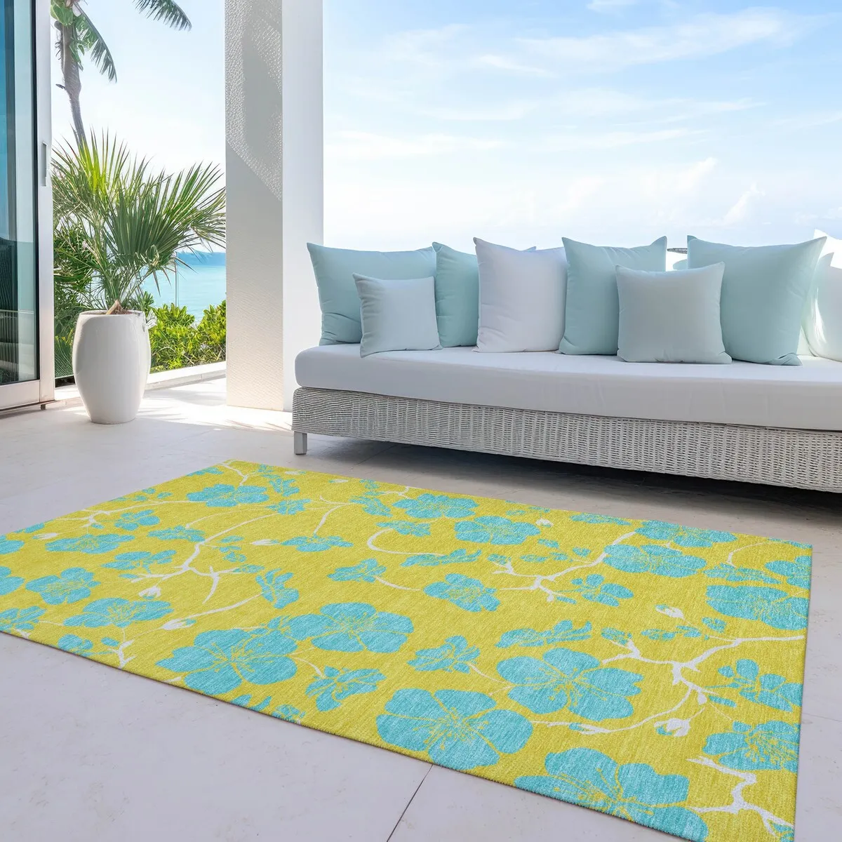 Machine Washable Indoor/ Outdoor Floral Zen Chantille Rug