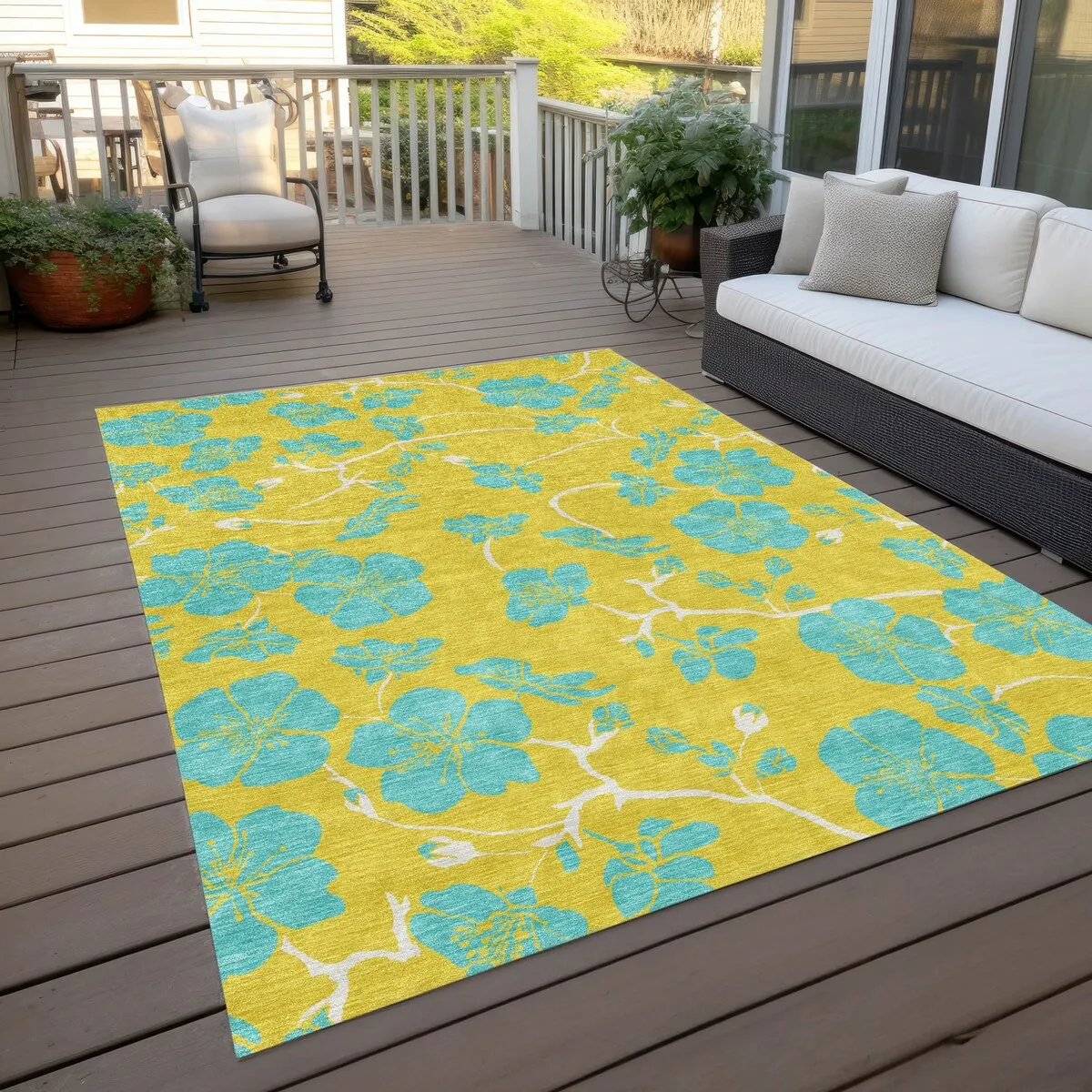 Machine Washable Indoor/ Outdoor Floral Zen Chantille Rug