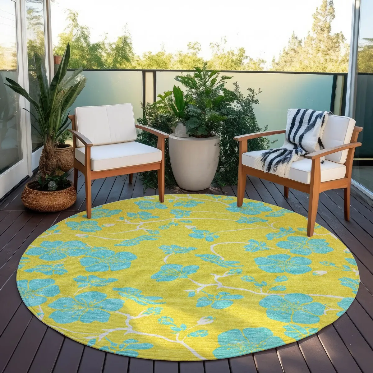Machine Washable Indoor/ Outdoor Floral Zen Chantille Rug