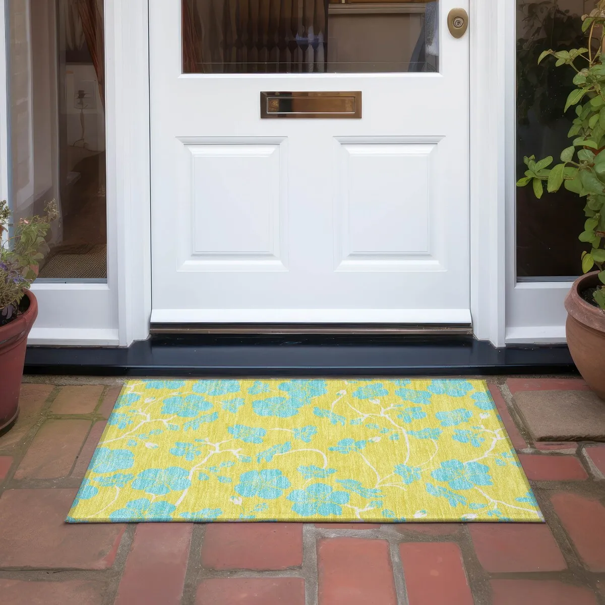 Machine Washable Indoor/ Outdoor Floral Zen Chantille Rug